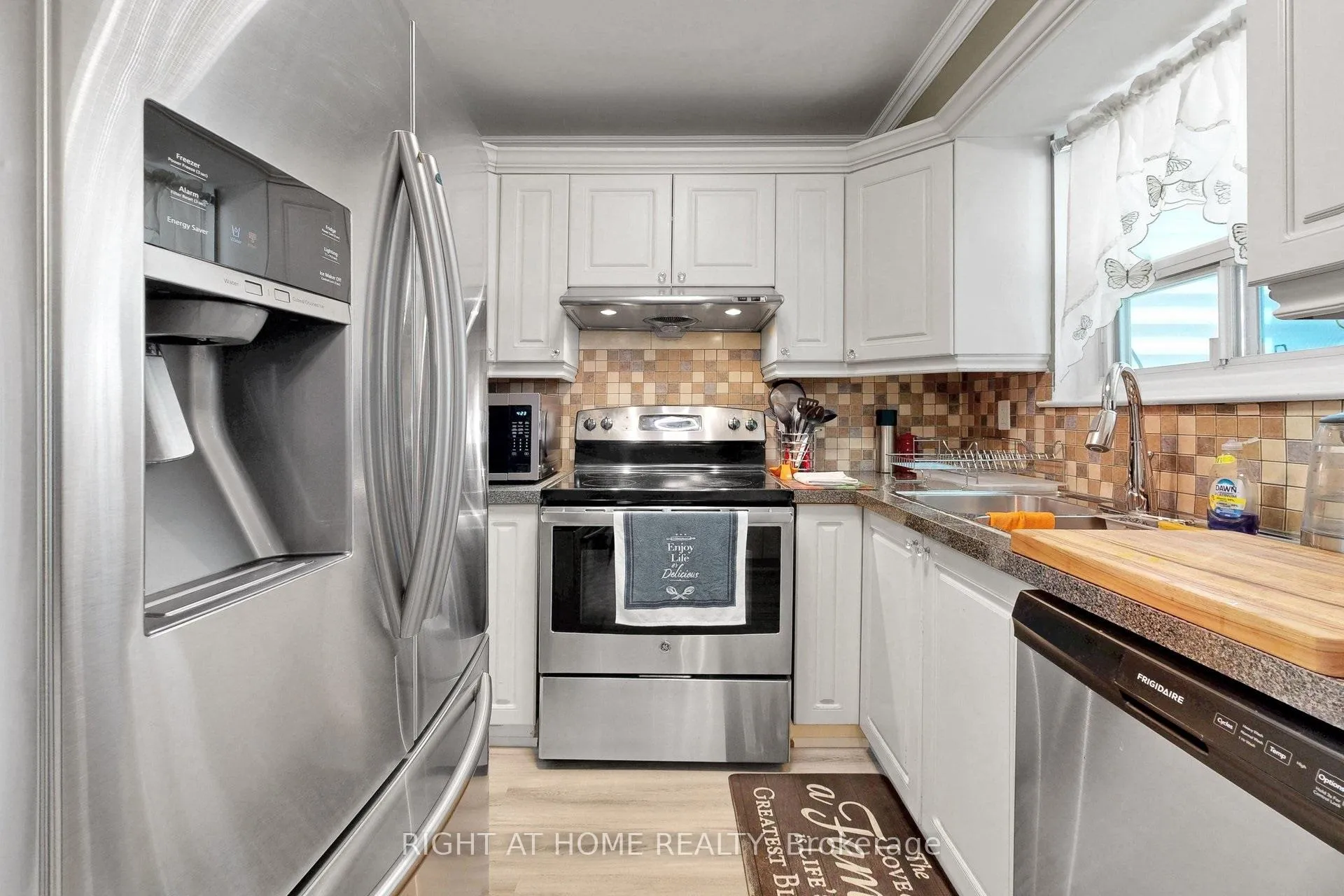 Photo 11 of 41 Flamingo Crescent, Brampton, Southgate — HOMEH