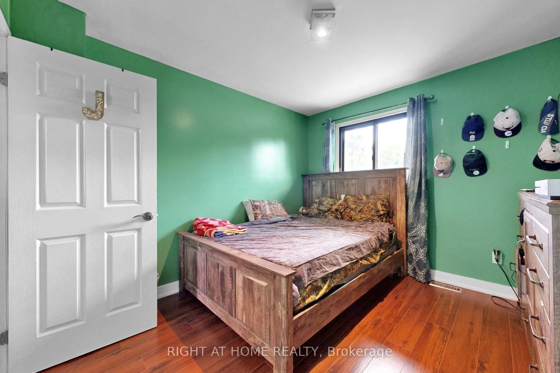Photo 24 of 41 Flamingo Crescent, Brampton, Southgate — HOMEH