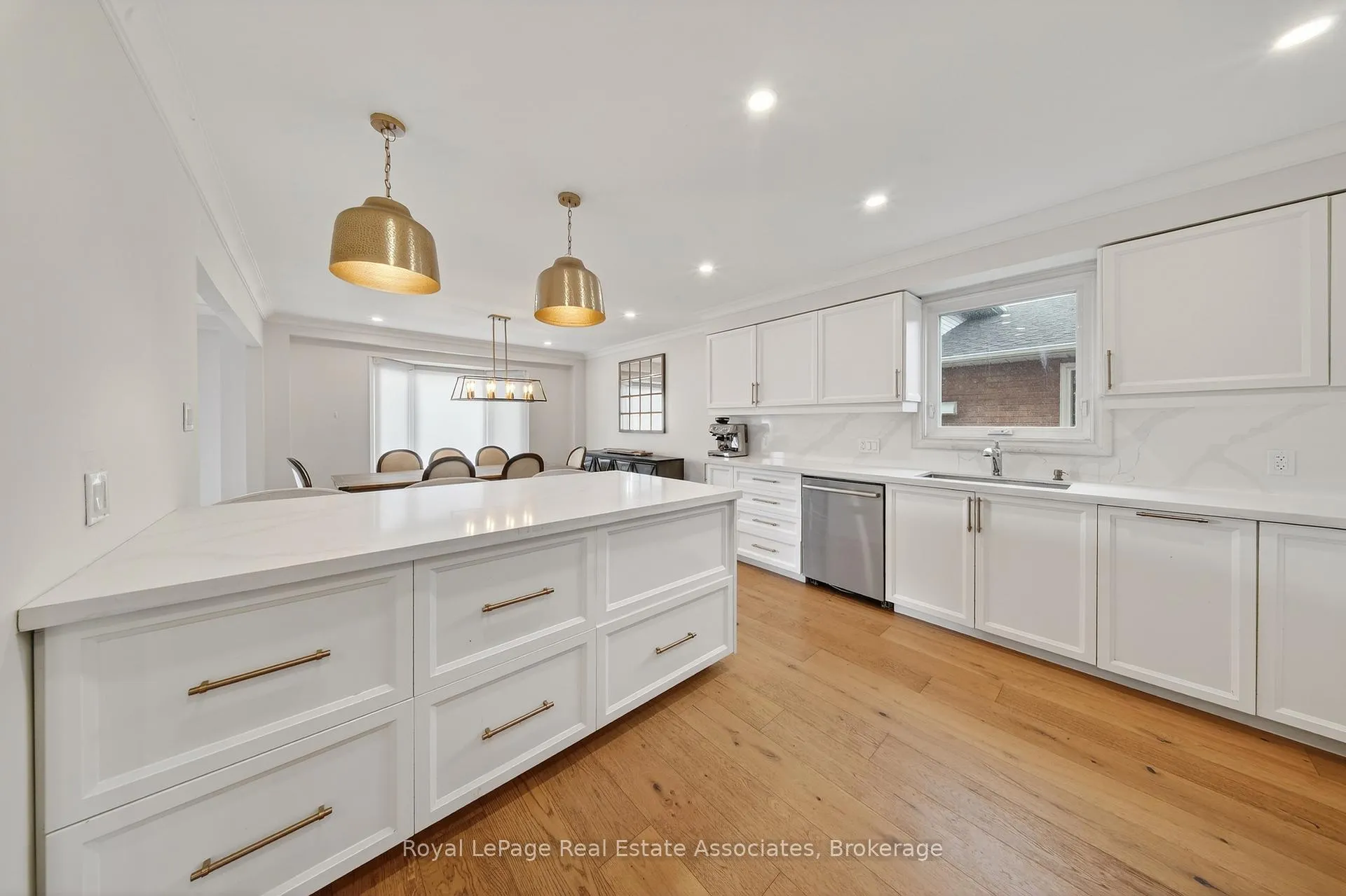 Photo 12 of 67 Beechnut Crescent, Clarington, Courtice — HOMEH