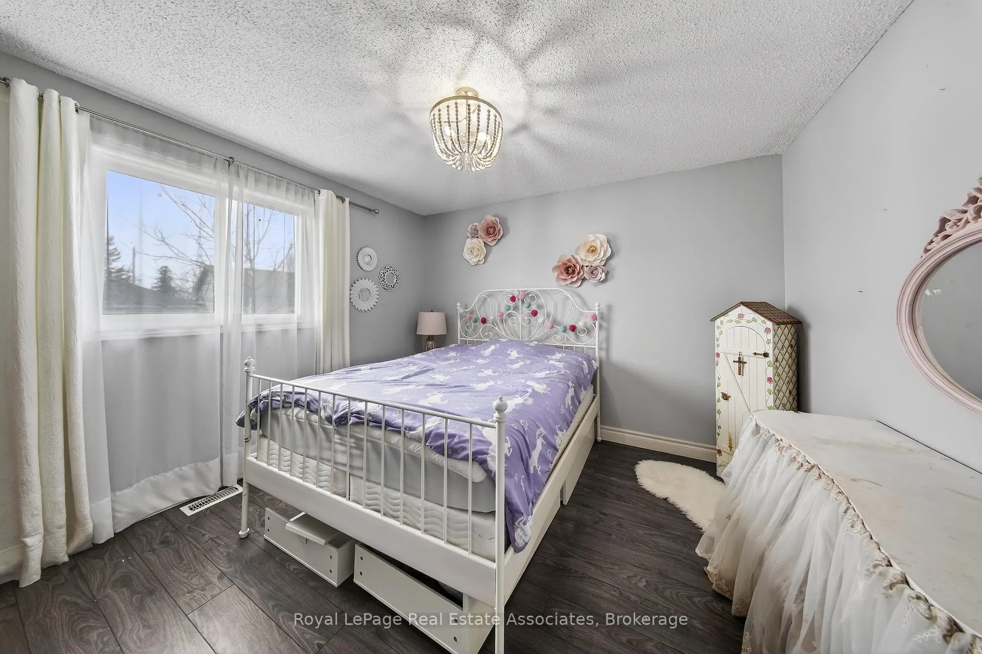 Photo 24 of 67 Beechnut Crescent, Clarington, Courtice — HOMEH