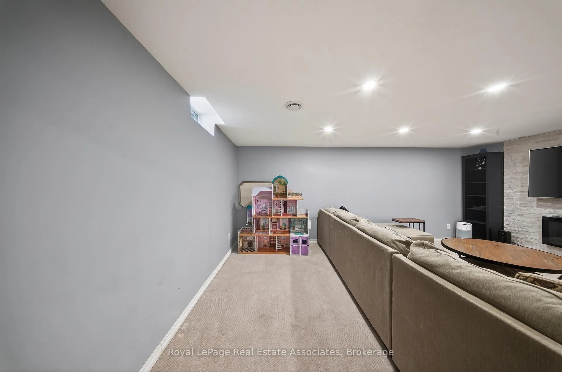 Photo 29 of 67 Beechnut Crescent, Clarington, Courtice — HOMEH