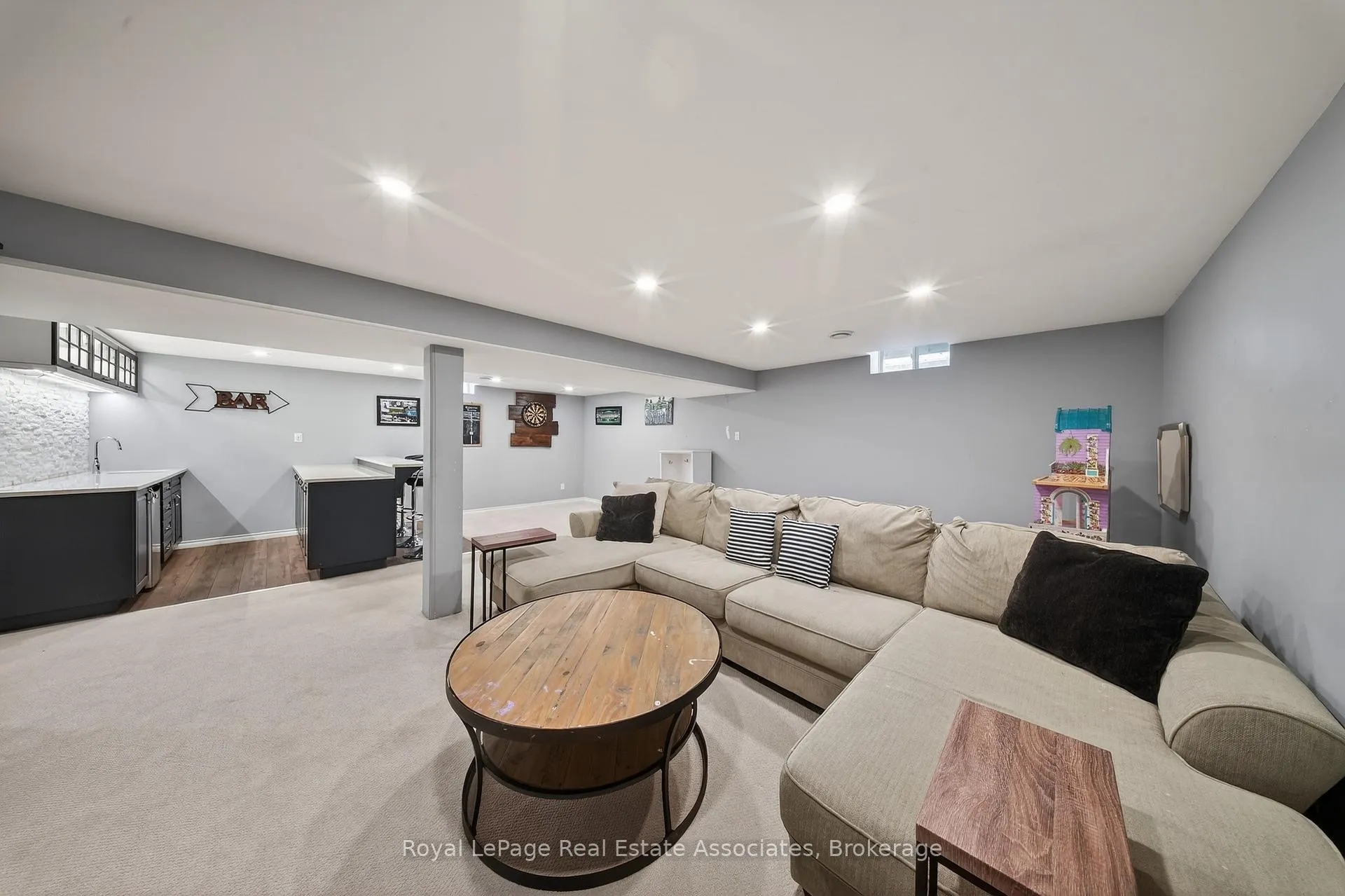 Photo 31 of 67 Beechnut Crescent, Clarington, Courtice — HOMEH