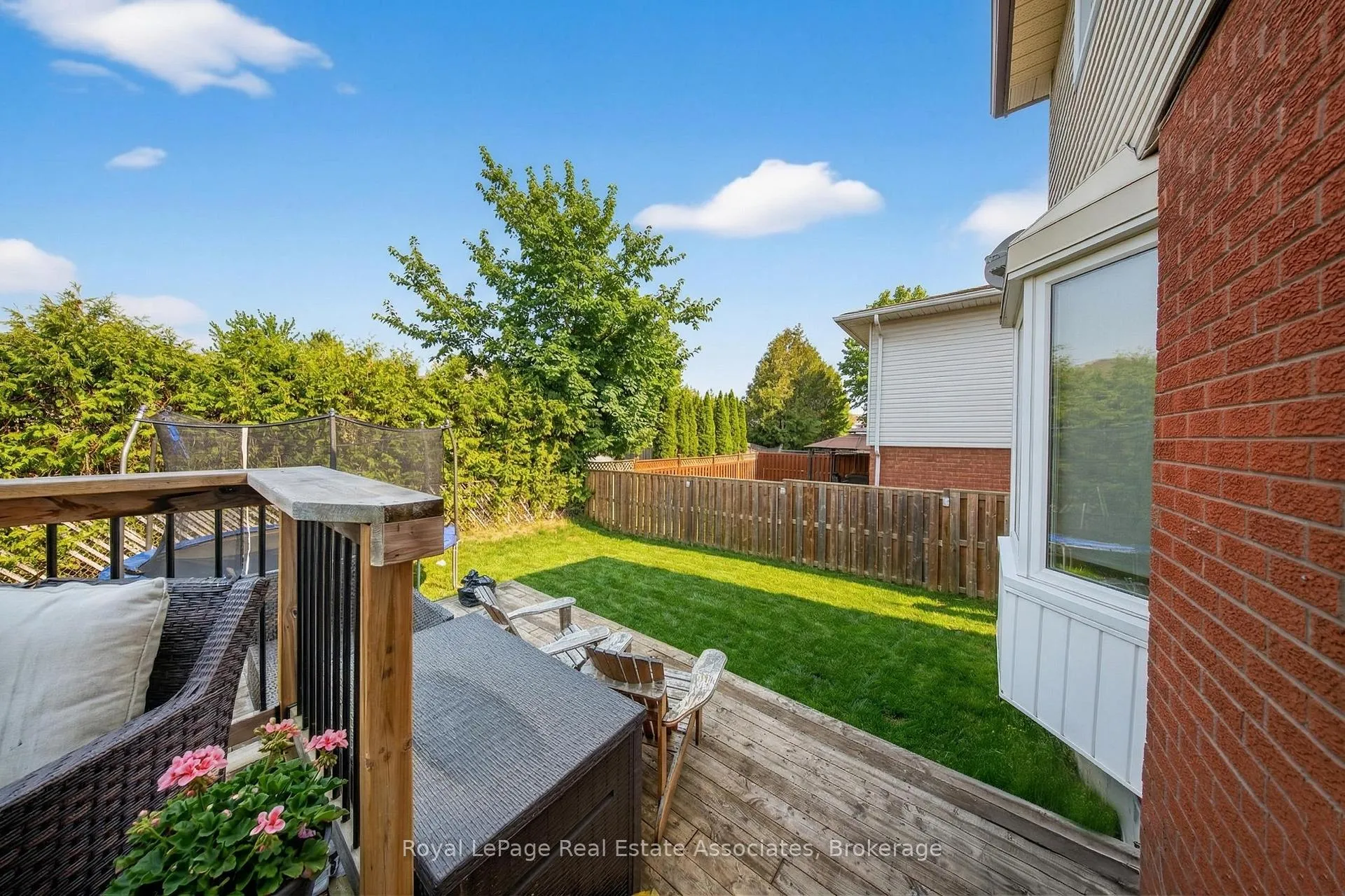 Photo 35 of 67 Beechnut Crescent, Clarington, Courtice — HOMEH