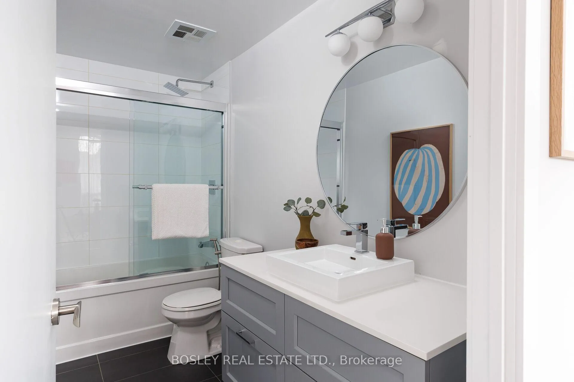 Photo 9 of Unit 209, 36 Howard Park Avenue, Toronto, Roncesvalles — HOMEH