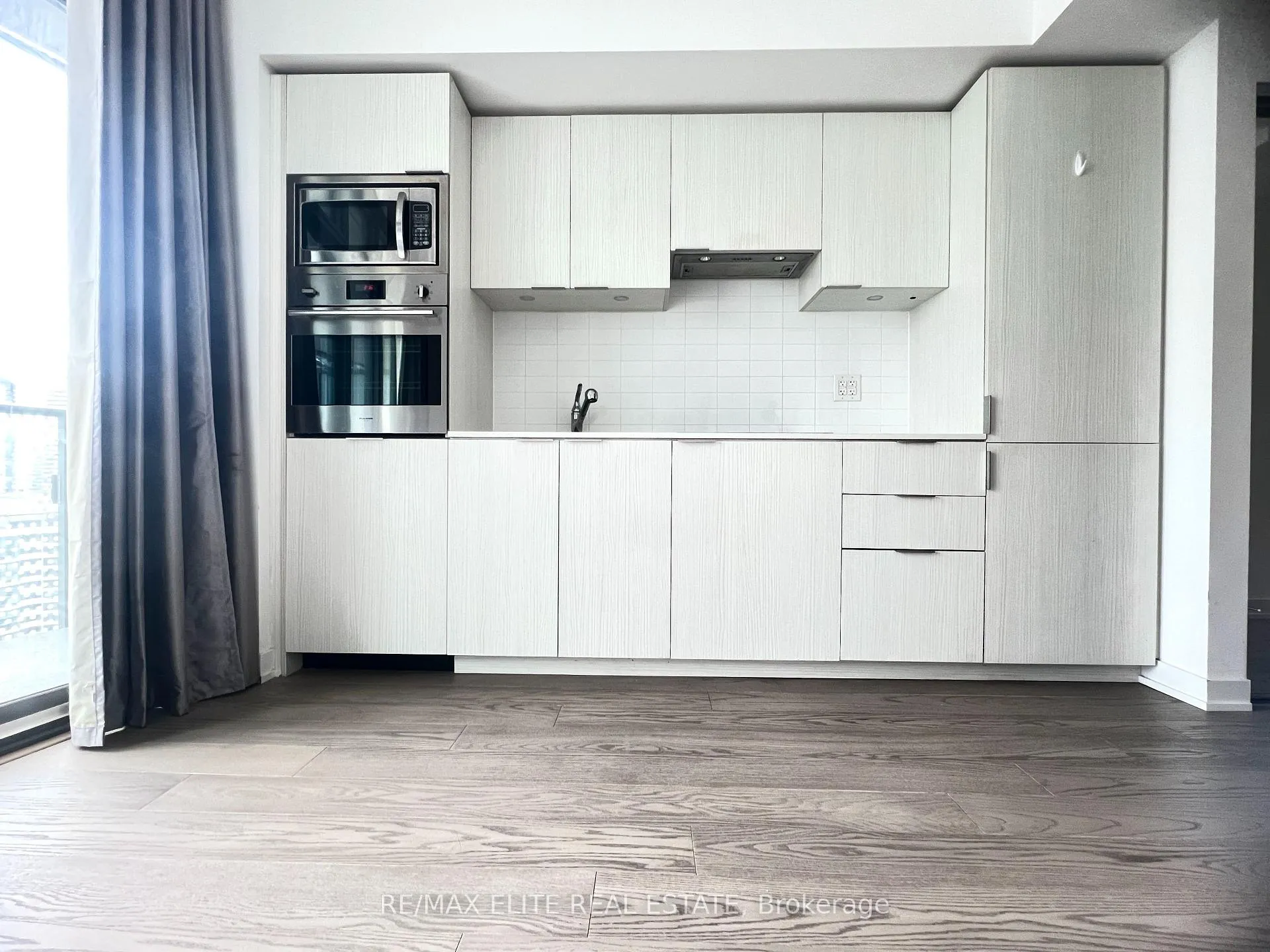 Photo 8 of Unit 1812, 11 Wellesley Street W, Toronto, Bay Street Corridor — HOMEH