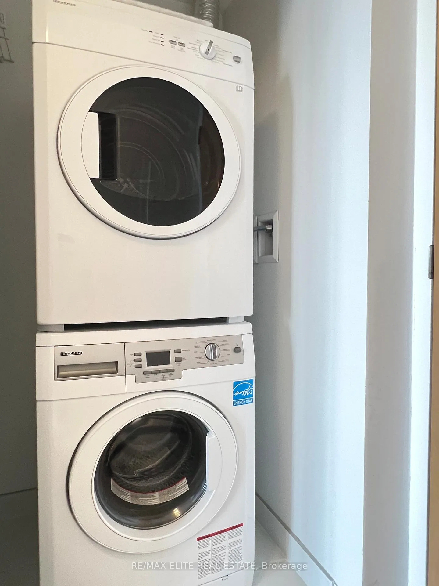 Photo 10 of Unit 1812, 11 Wellesley Street W, Toronto, Bay Street Corridor — HOMEH