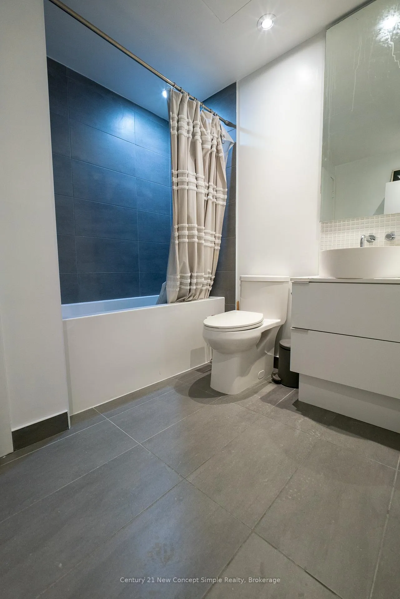 Photo 10 of Unit 2301, 185 Roehampton Avenue, Toronto, Mount Pleasant West — HOMEH