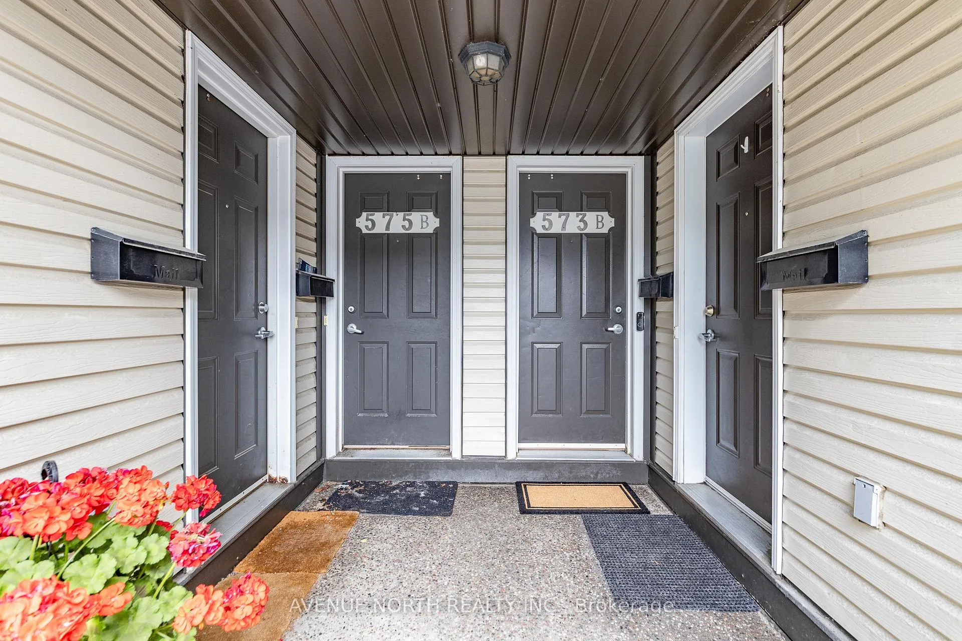 Photo 2 of 573B Chapman Mills Drive, Ottawa, Barrhaven - Strandherd — HOMEH