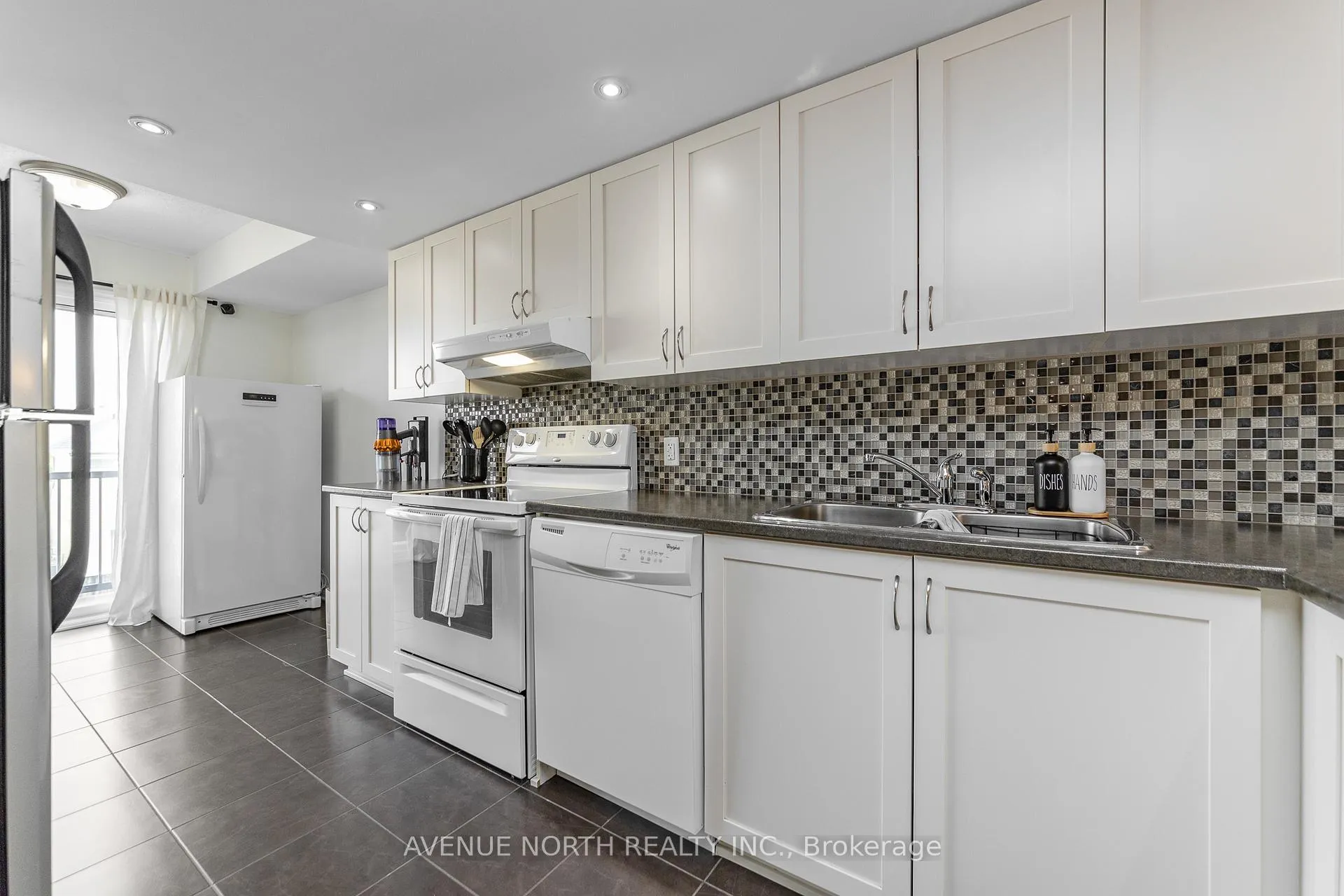 Photo 17 of 573B Chapman Mills Drive, Ottawa, Barrhaven - Strandherd — HOMEH
