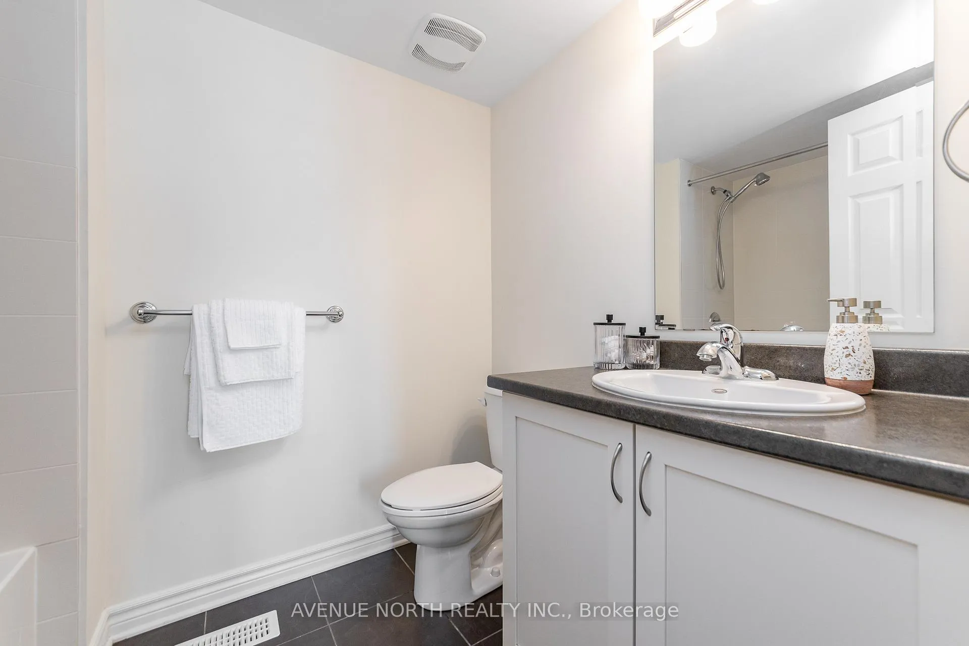 Photo 32 of 573B Chapman Mills Drive, Ottawa, Barrhaven - Strandherd — HOMEH