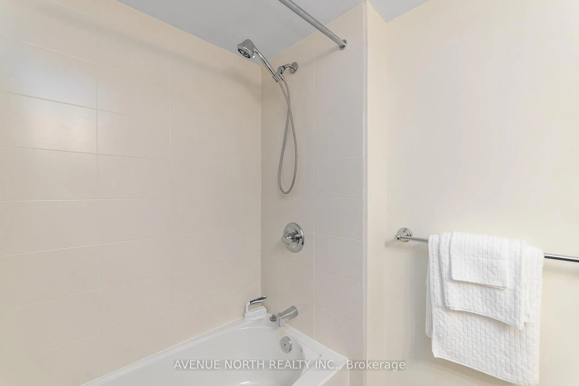 Photo 33 of 573B Chapman Mills Drive, Ottawa, Barrhaven - Strandherd — HOMEH
