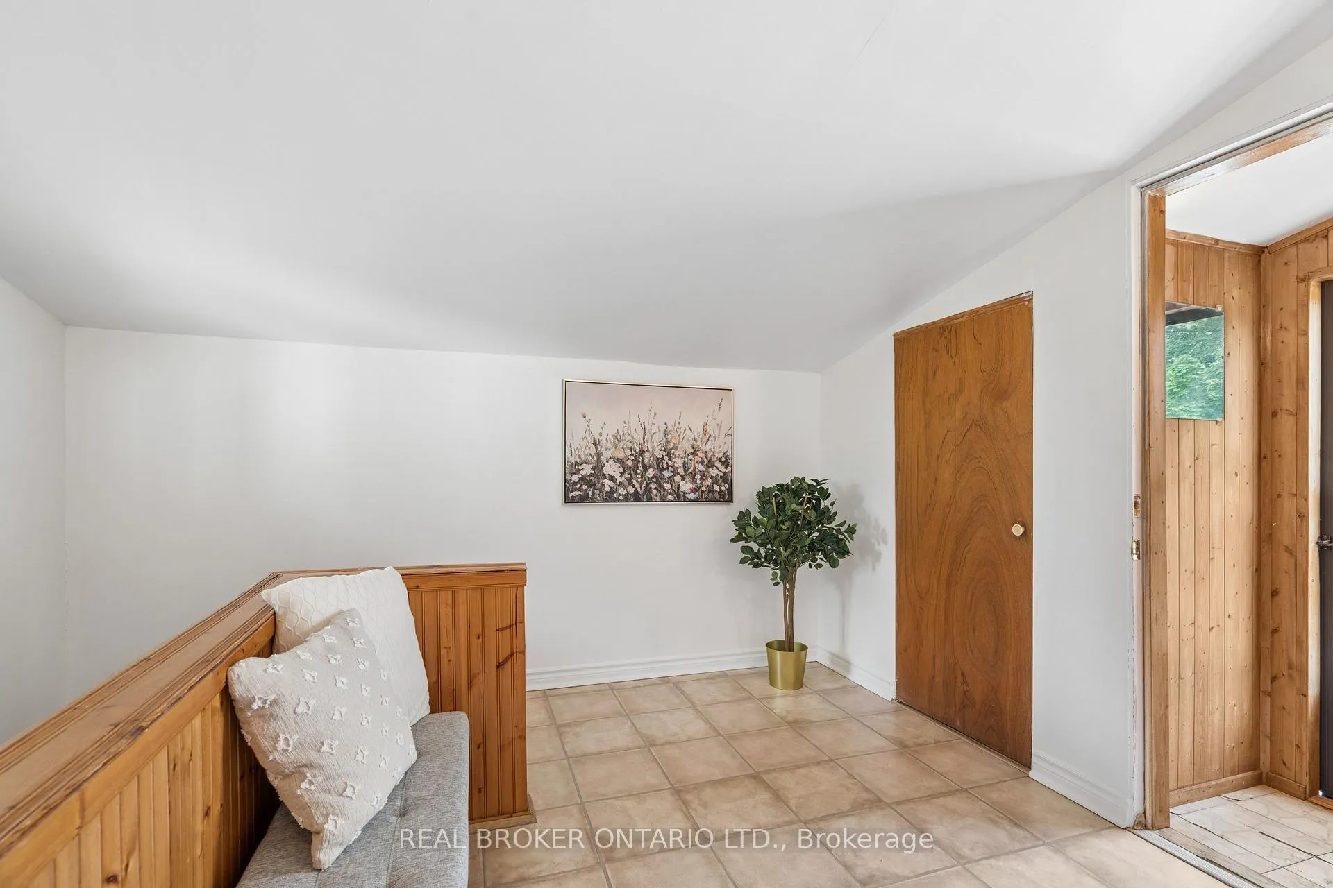 Photo 20 of 230 Mason Boulevard, Halton Hills, Acton — HOMEH