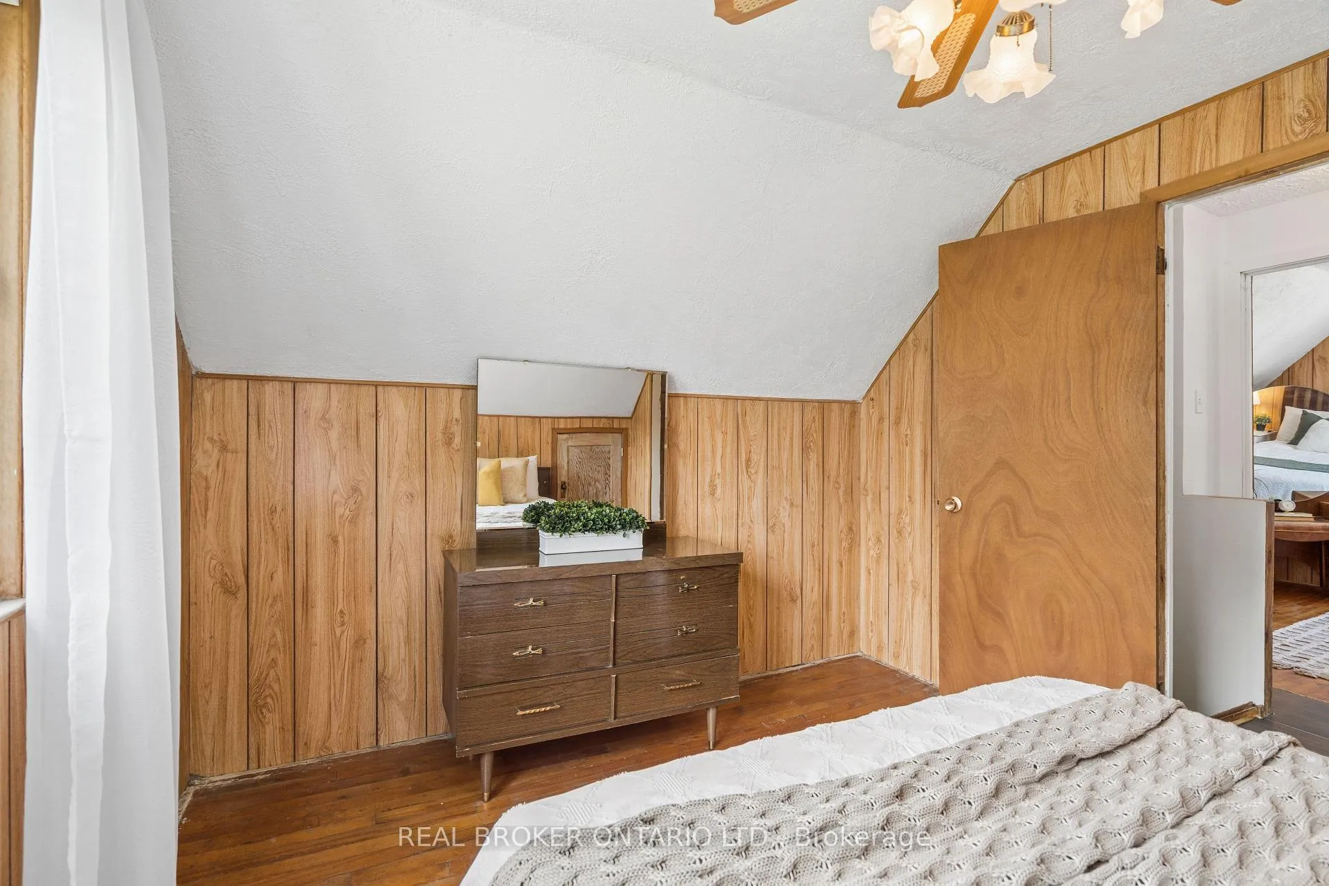 Photo 26 of 230 Mason Boulevard, Halton Hills, Acton — HOMEH