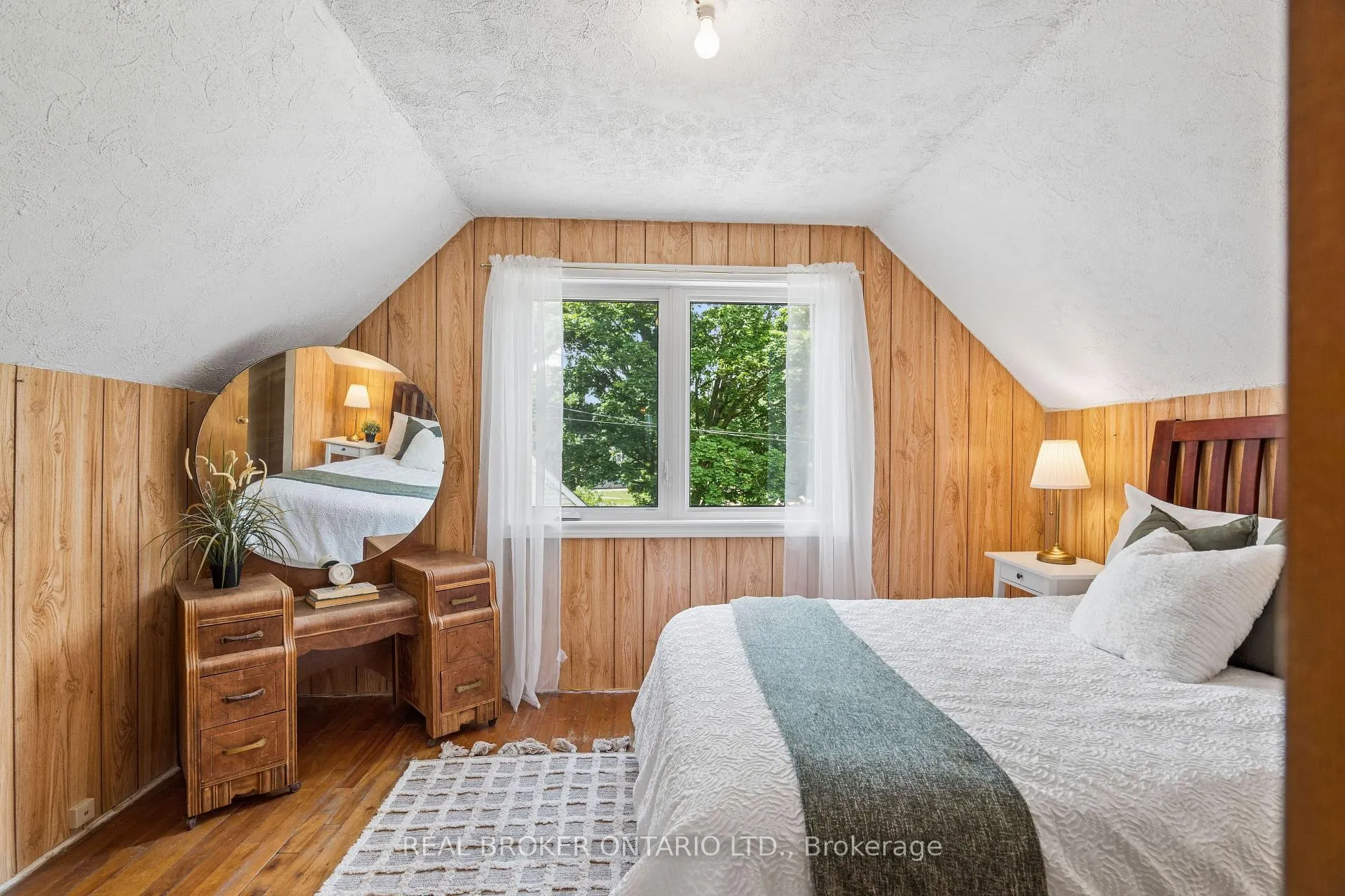 Photo 27 of 230 Mason Boulevard, Halton Hills, Acton — HOMEH