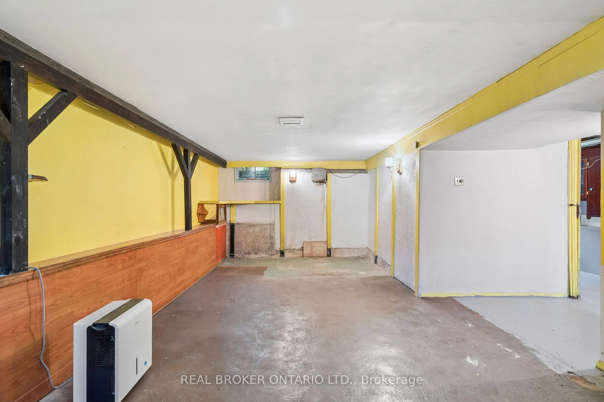 Photo 33 of 230 Mason Boulevard, Halton Hills, Acton — HOMEH