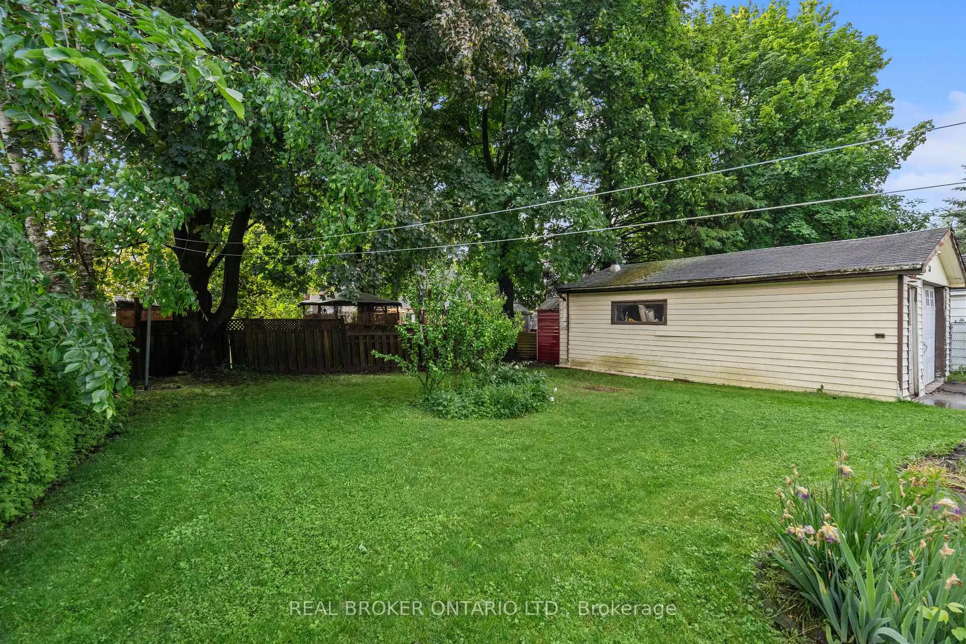 Photo 40 of 230 Mason Boulevard, Halton Hills, Acton — HOMEH