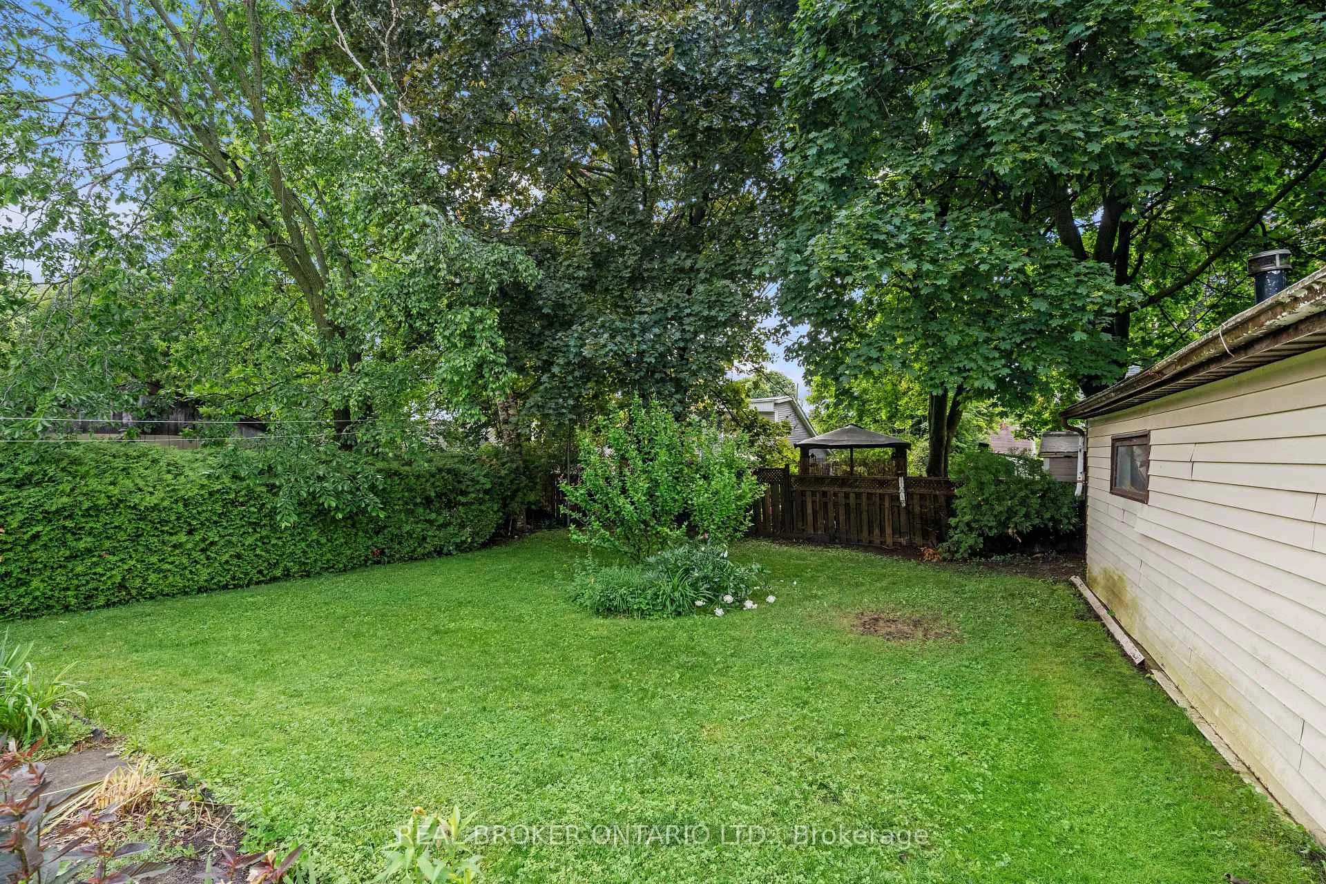 Photo 43 of 230 Mason Boulevard, Halton Hills, Acton — HOMEH