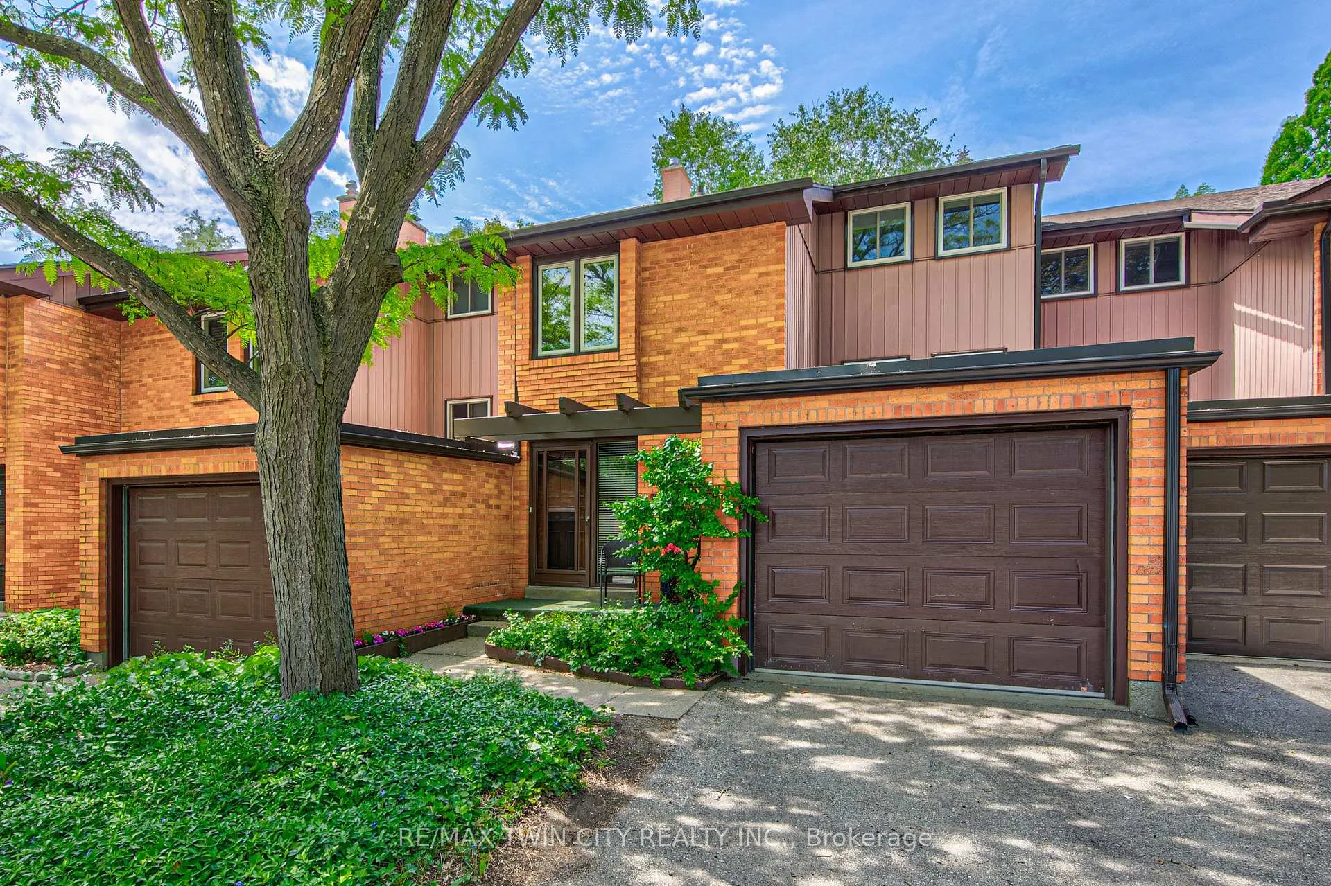Photo 2 of Unit 13, 206 Candlewood Crescent, Waterloo, Beechwood West — HOMEH