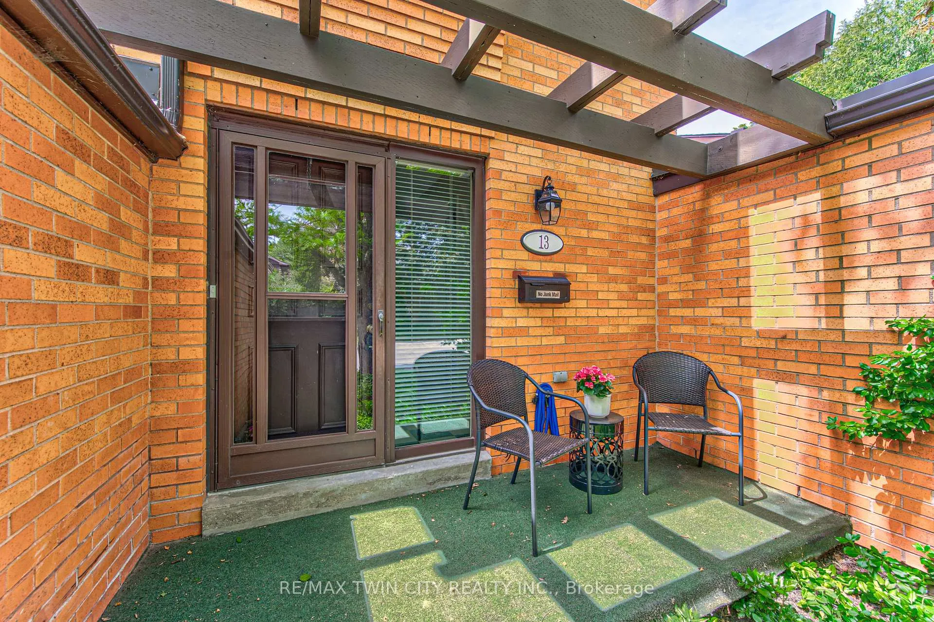 Photo 5 of Unit 13, 206 Candlewood Crescent, Waterloo, Beechwood West — HOMEH