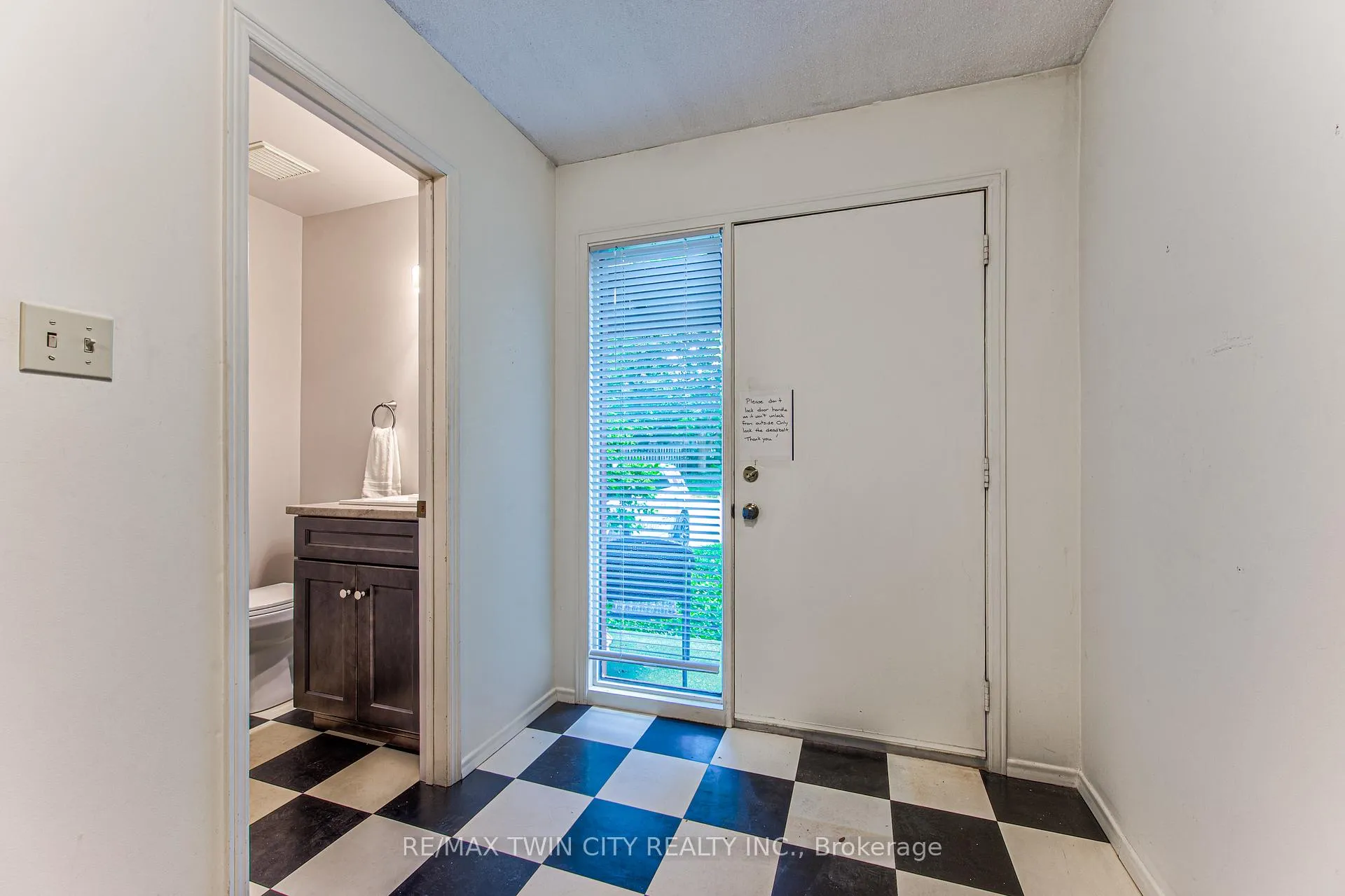 Photo 6 of Unit 13, 206 Candlewood Crescent, Waterloo, Beechwood West — HOMEH