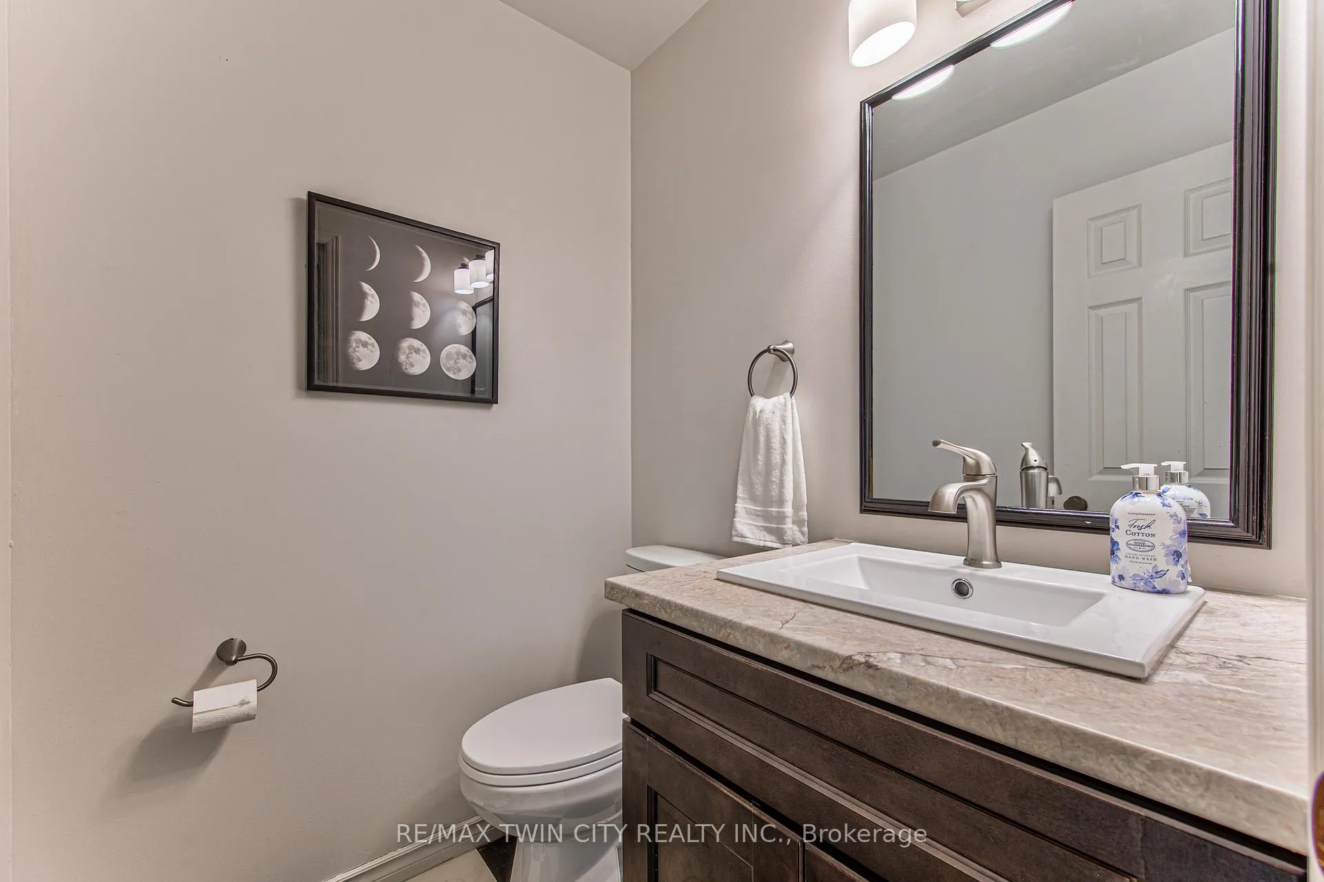 Photo 8 of Unit 13, 206 Candlewood Crescent, Waterloo, Beechwood West — HOMEH