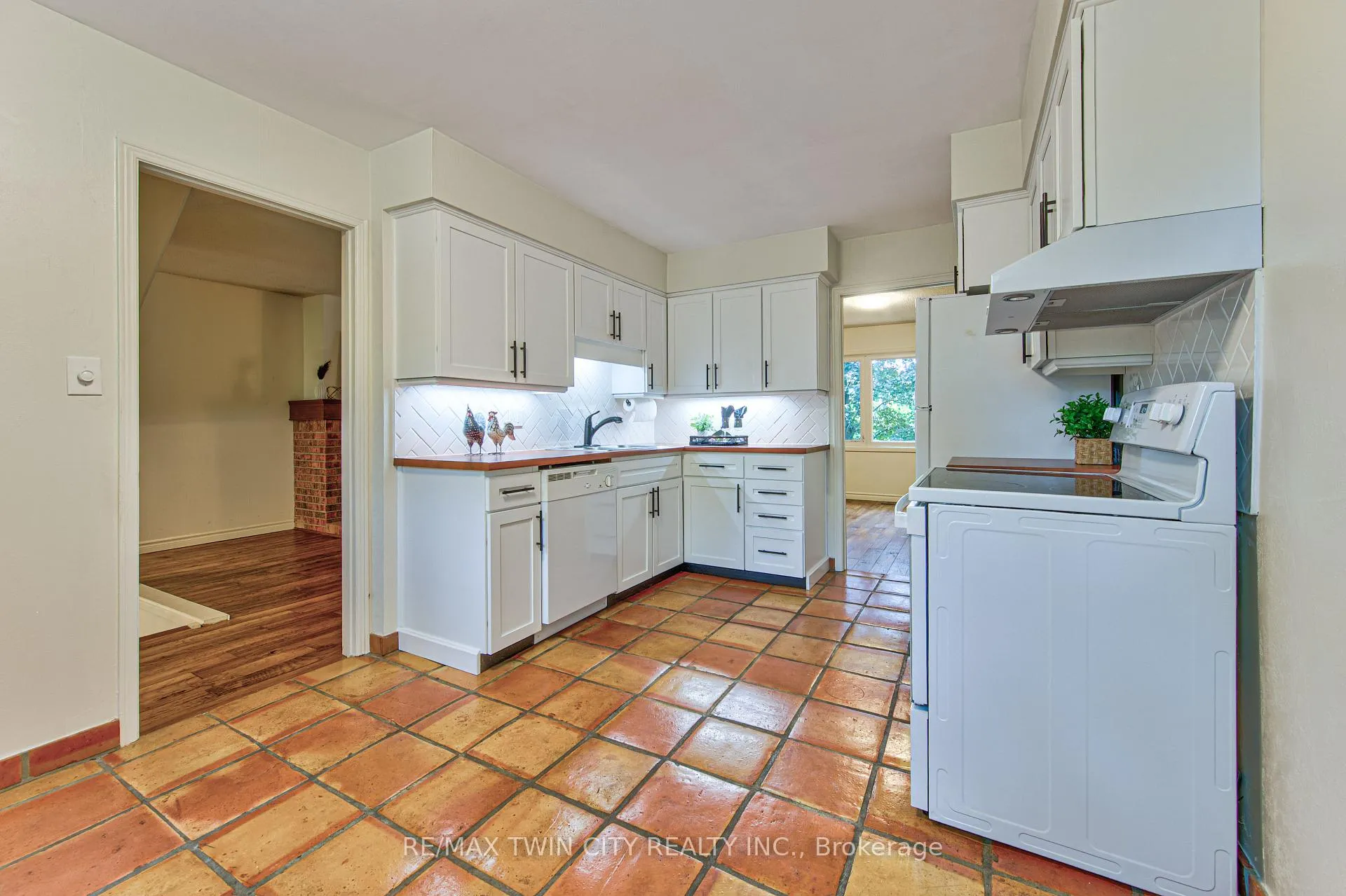Photo 20 of Unit 13, 206 Candlewood Crescent, Waterloo, Beechwood West — HOMEH
