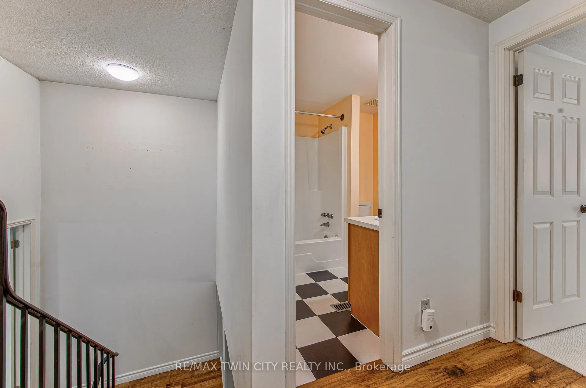 Photo 23 of Unit 13, 206 Candlewood Crescent, Waterloo, Beechwood West — HOMEH