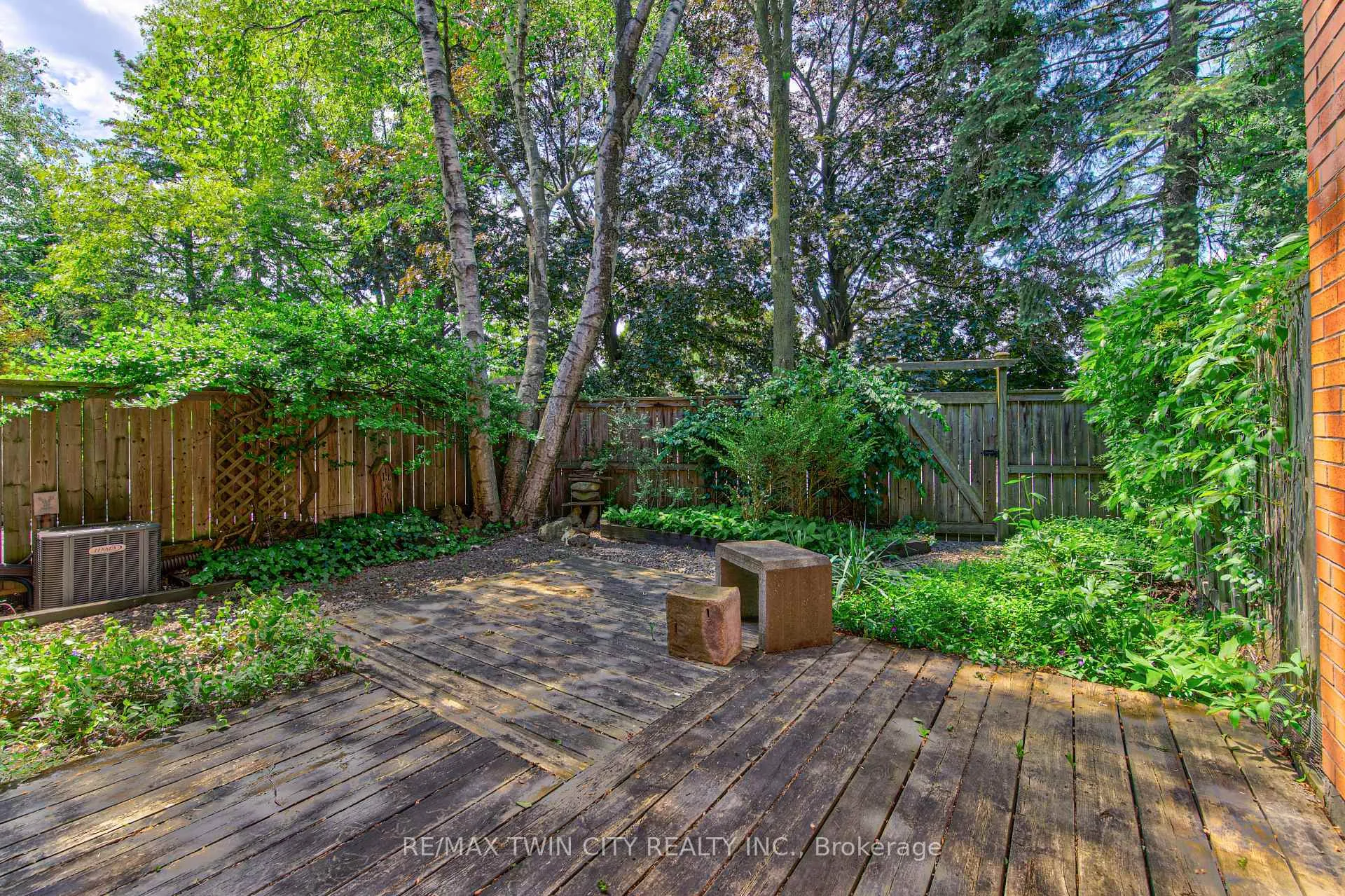 Photo 39 of Unit 13, 206 Candlewood Crescent, Waterloo, Beechwood West — HOMEH