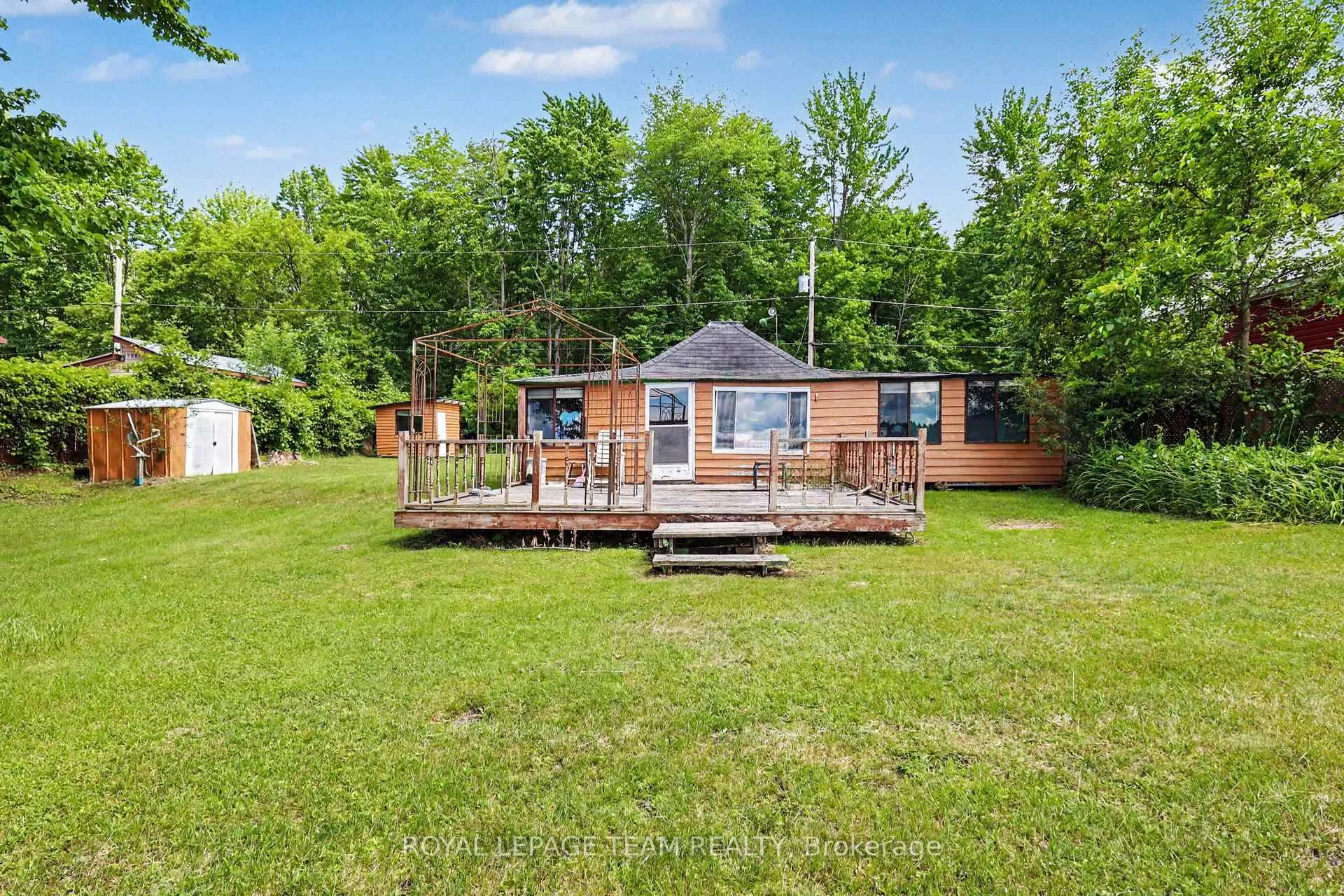 Front of 2871 Golf Course Lane