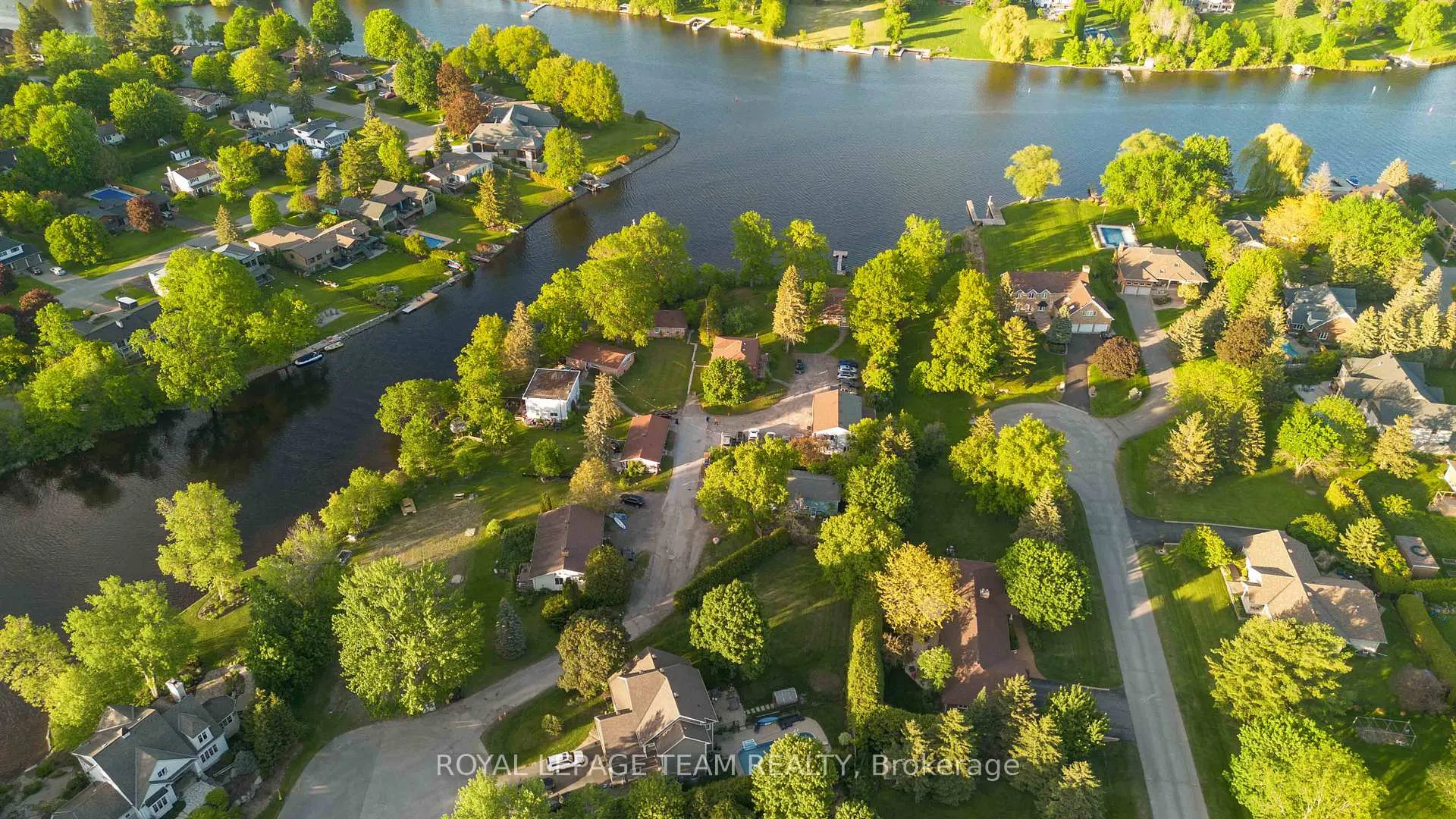 Photo 6 of 1086-1099 Antochi Lane, Ottawa, Manotick South to Roger Stevens — HOMEH