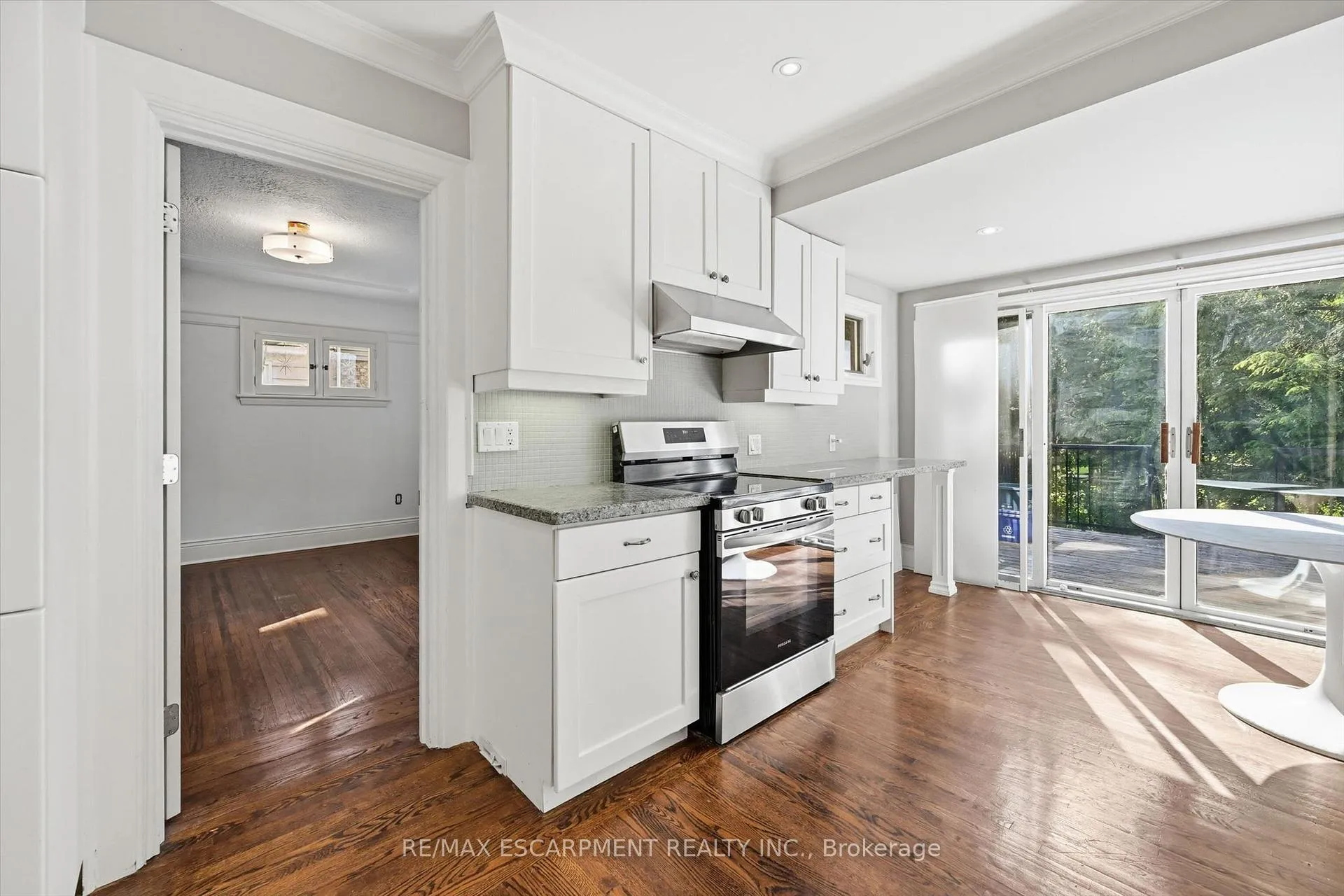 Photo 10 of 73 Dromore Crescent, Hamilton, Westdale — HOMEH