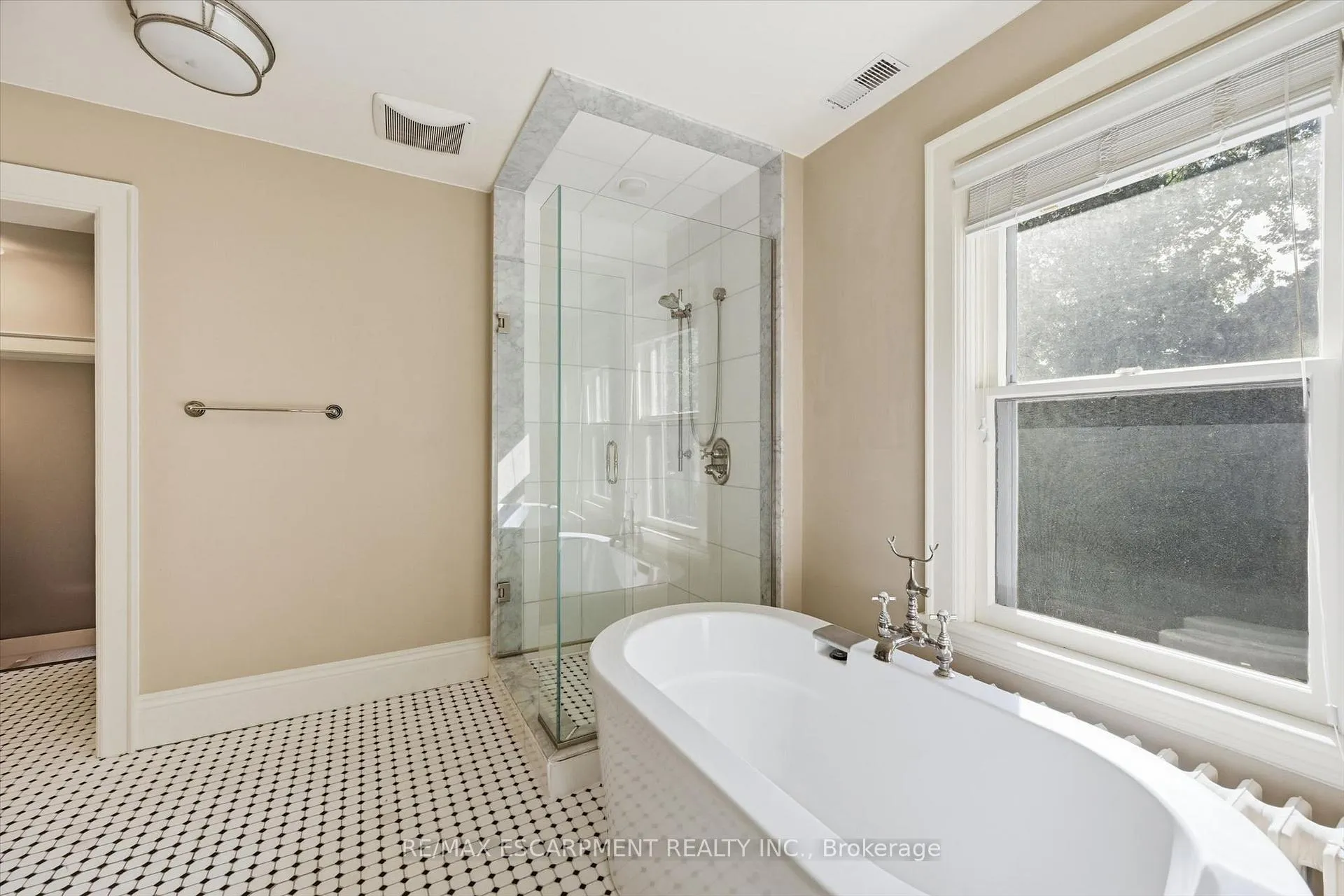 Photo 21 of 73 Dromore Crescent, Hamilton, Westdale — HOMEH