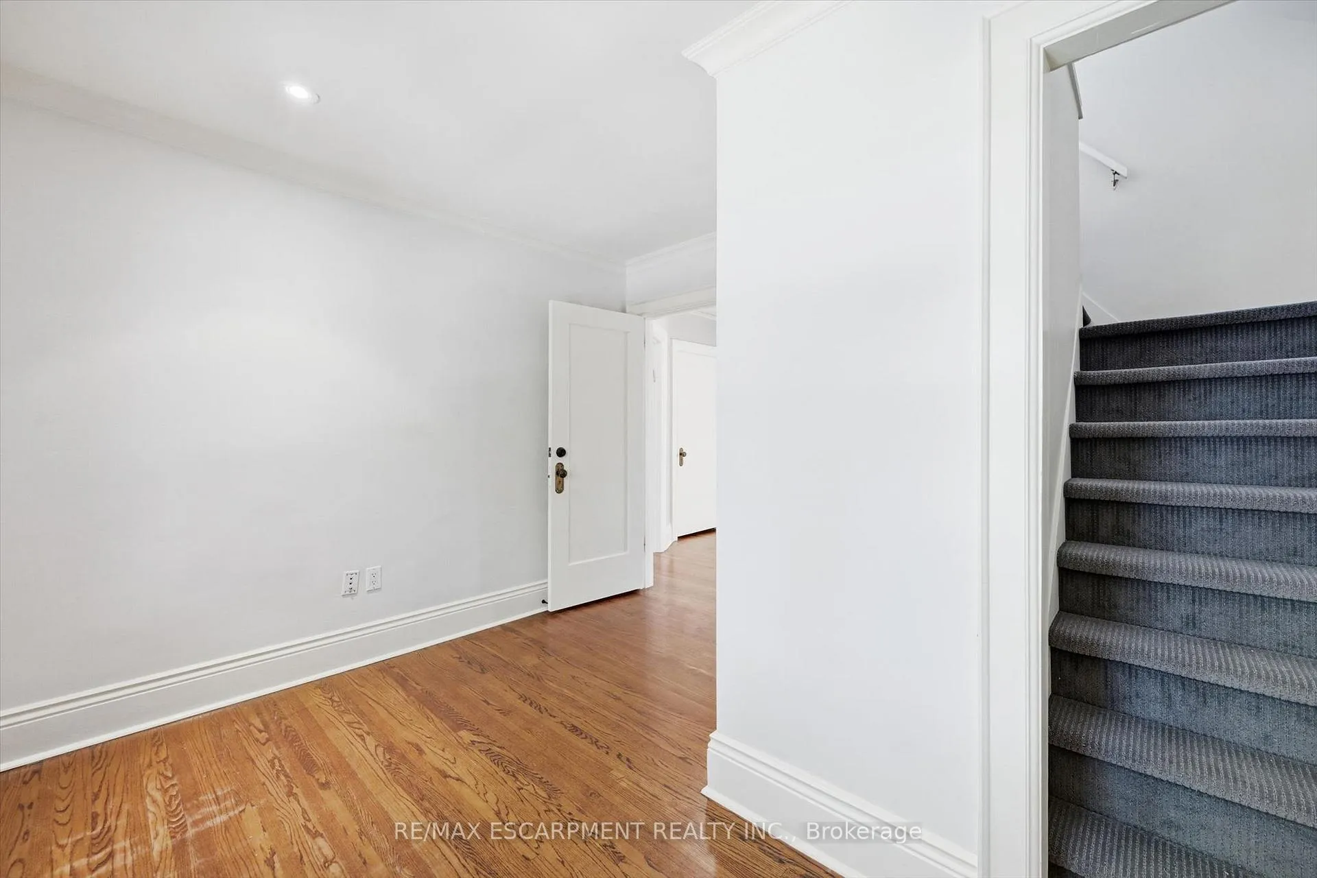 Photo 24 of 73 Dromore Crescent, Hamilton, Westdale — HOMEH