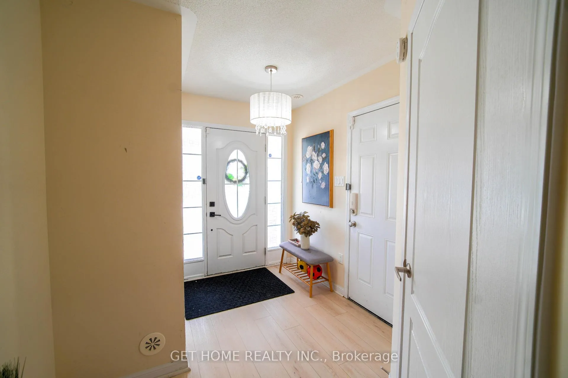 Photo 12 of 38 Suitor Court, Milton, Willmott — HOMEH