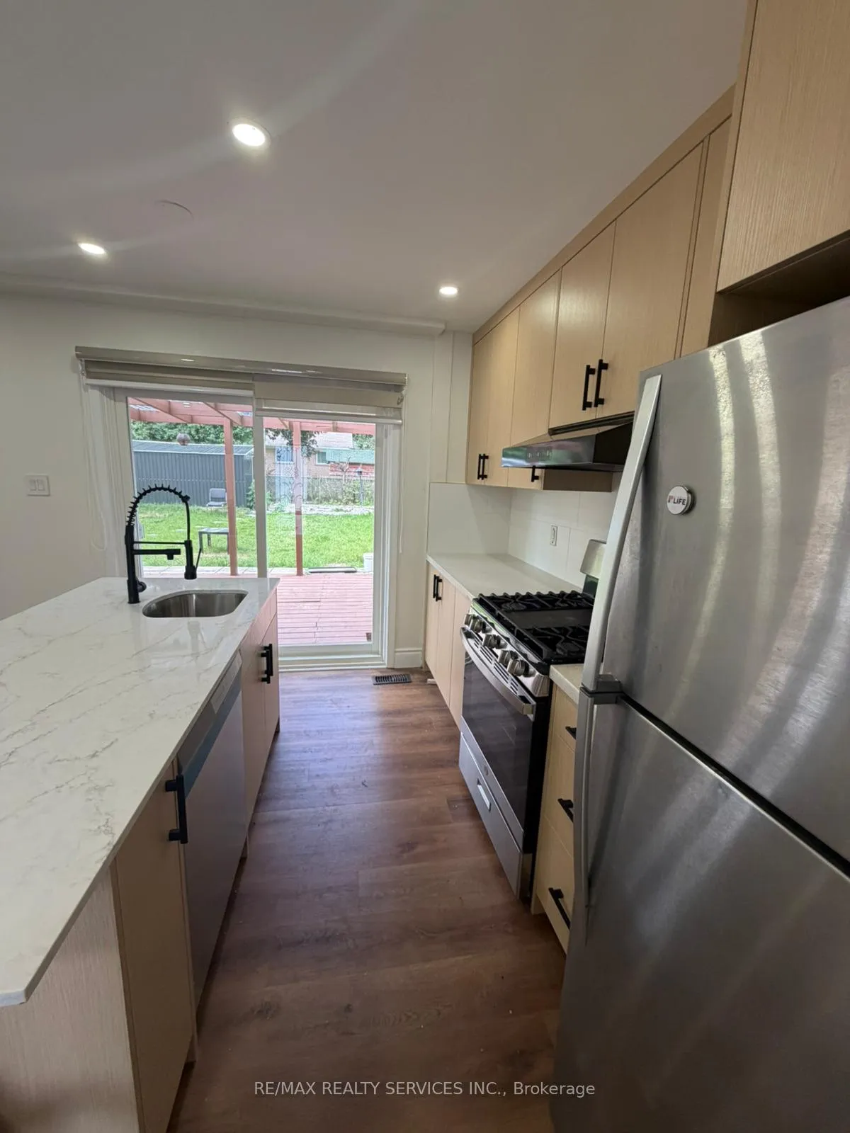 Photo 6 of 46 Staveley Crescent, Brampton, Brampton East — HOMEH