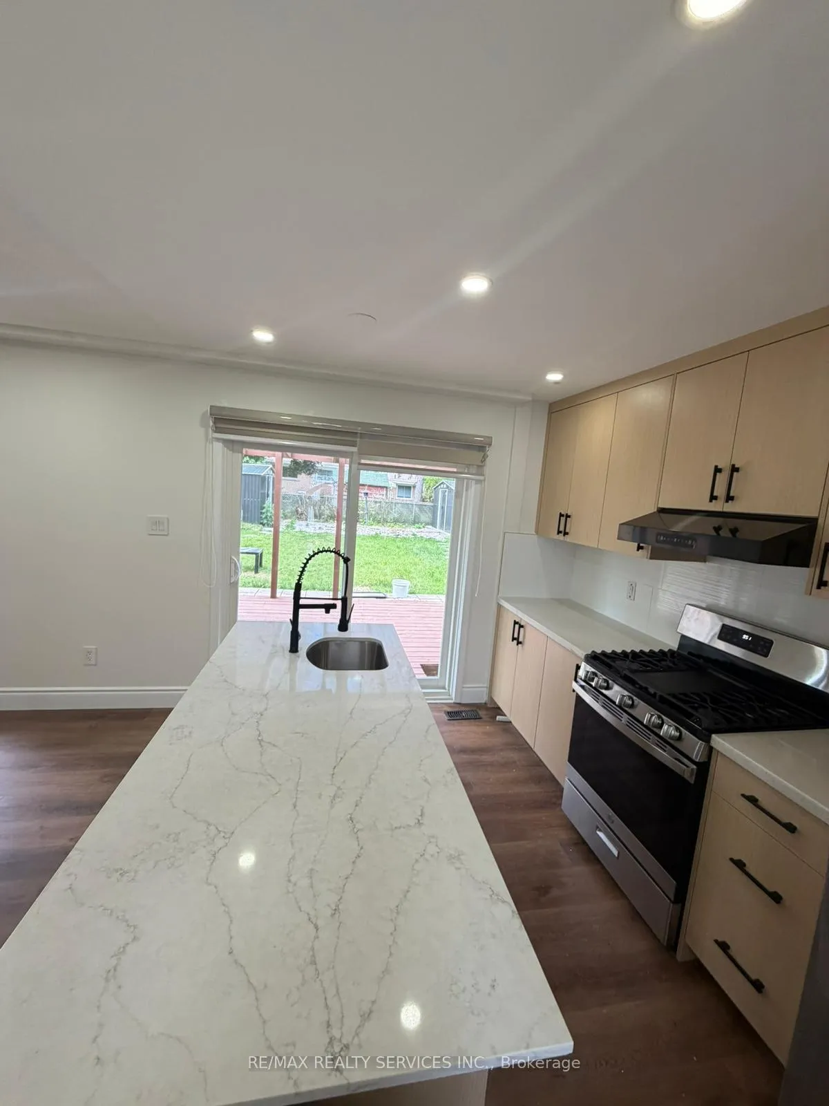Photo 7 of 46 Staveley Crescent, Brampton, Brampton East — HOMEH
