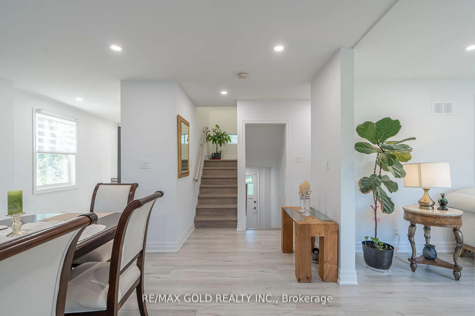 Photo 3 of 2015 Stanfield Road, Mississauga, Lakeview — HOMEH