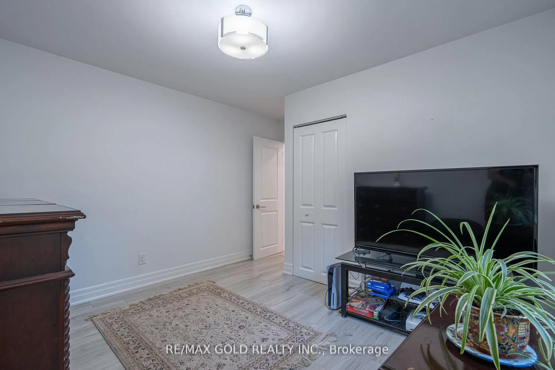 Photo 13 of 2015 Stanfield Road, Mississauga, Lakeview — HOMEH
