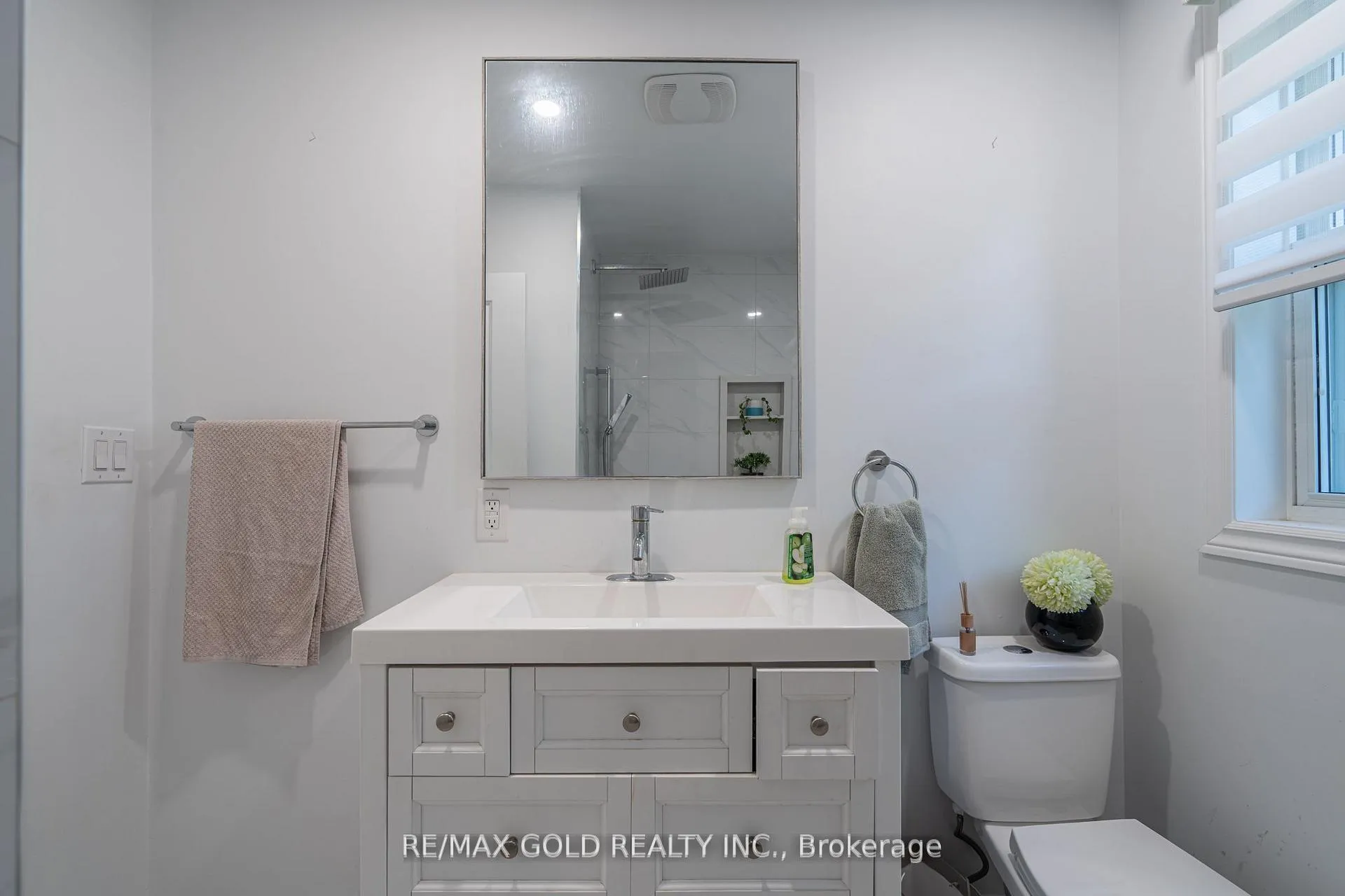 Photo 15 of 2015 Stanfield Road, Mississauga, Lakeview — HOMEH