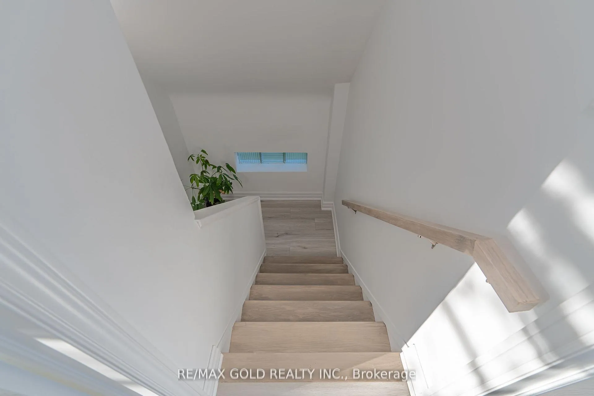 Photo 16 of 2015 Stanfield Road, Mississauga, Lakeview — HOMEH