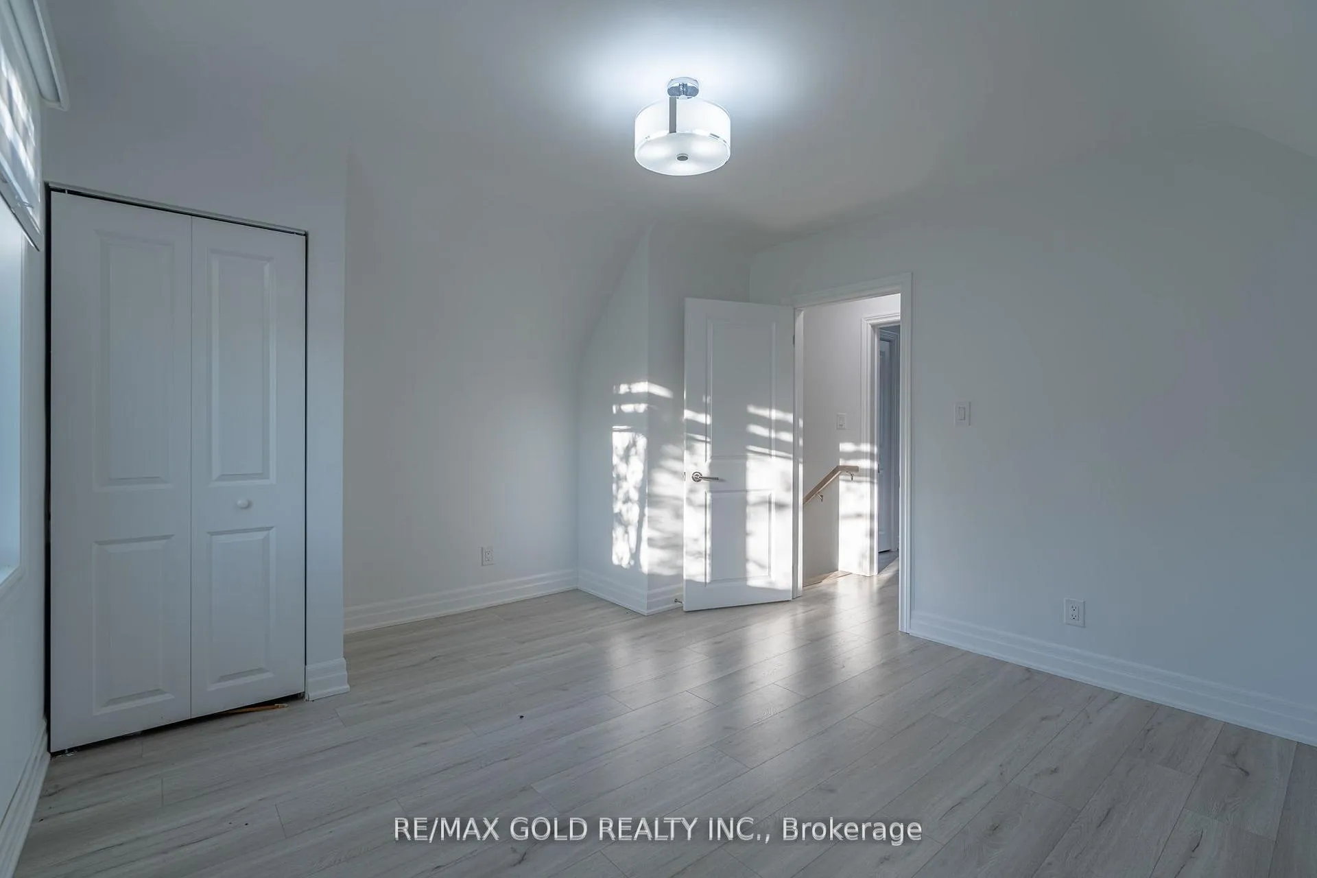 Photo 20 of 2015 Stanfield Road, Mississauga, Lakeview — HOMEH