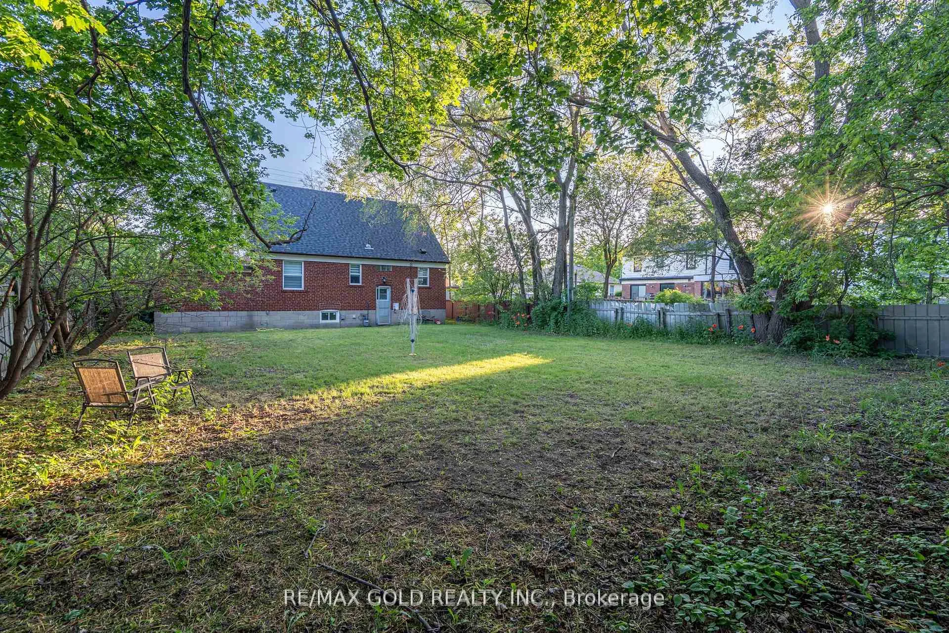 Photo 26 of 2015 Stanfield Road, Mississauga, Lakeview — HOMEH