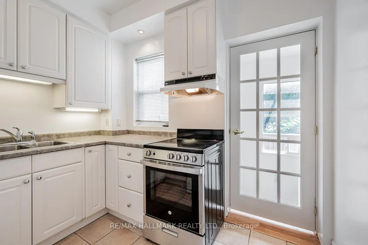 Photo 8 of Unit 2, 47 Manchester Avenue, Toronto, Dovercourt-Wallace Emerson-Junction — HOMEH