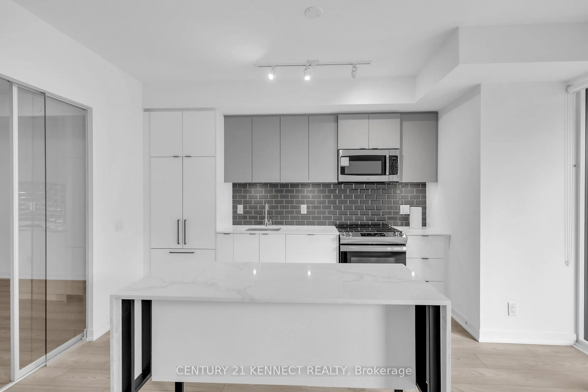 Photo 8 of Unit 307, 285 Dufferin Street, Toronto, South Parkdale — HOMEH
