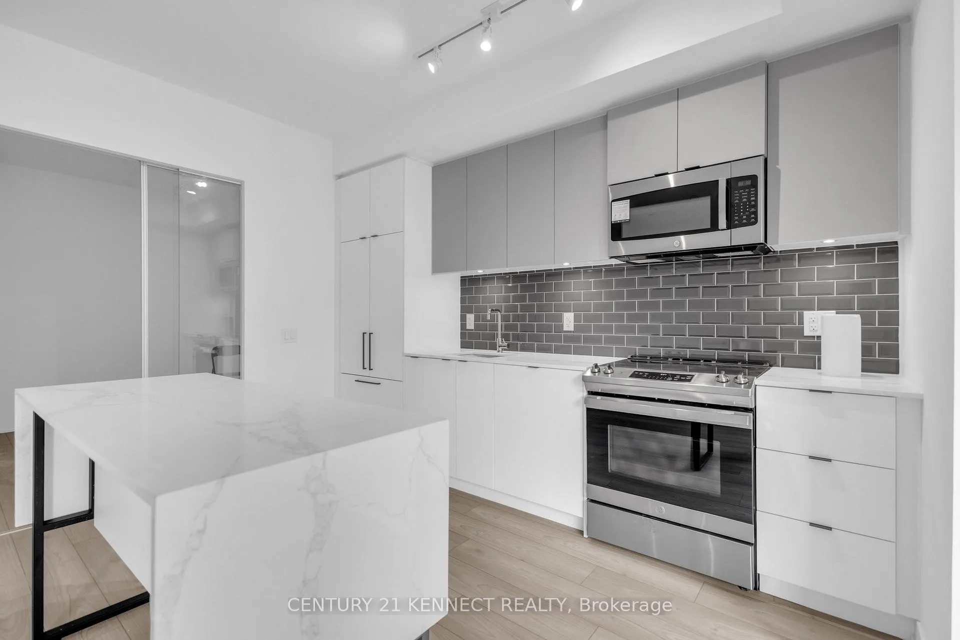 Photo 10 of Unit 307, 285 Dufferin Street, Toronto, South Parkdale — HOMEH