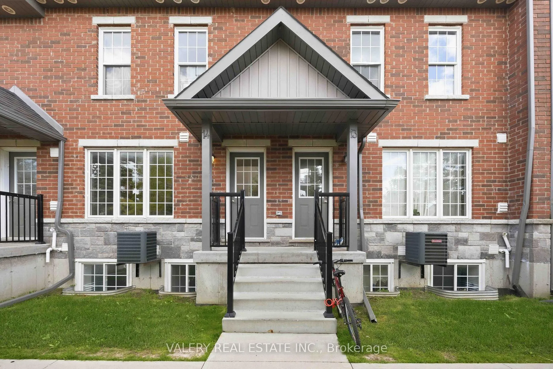 Photo of Unit 14, 250 Penetanguishene Road