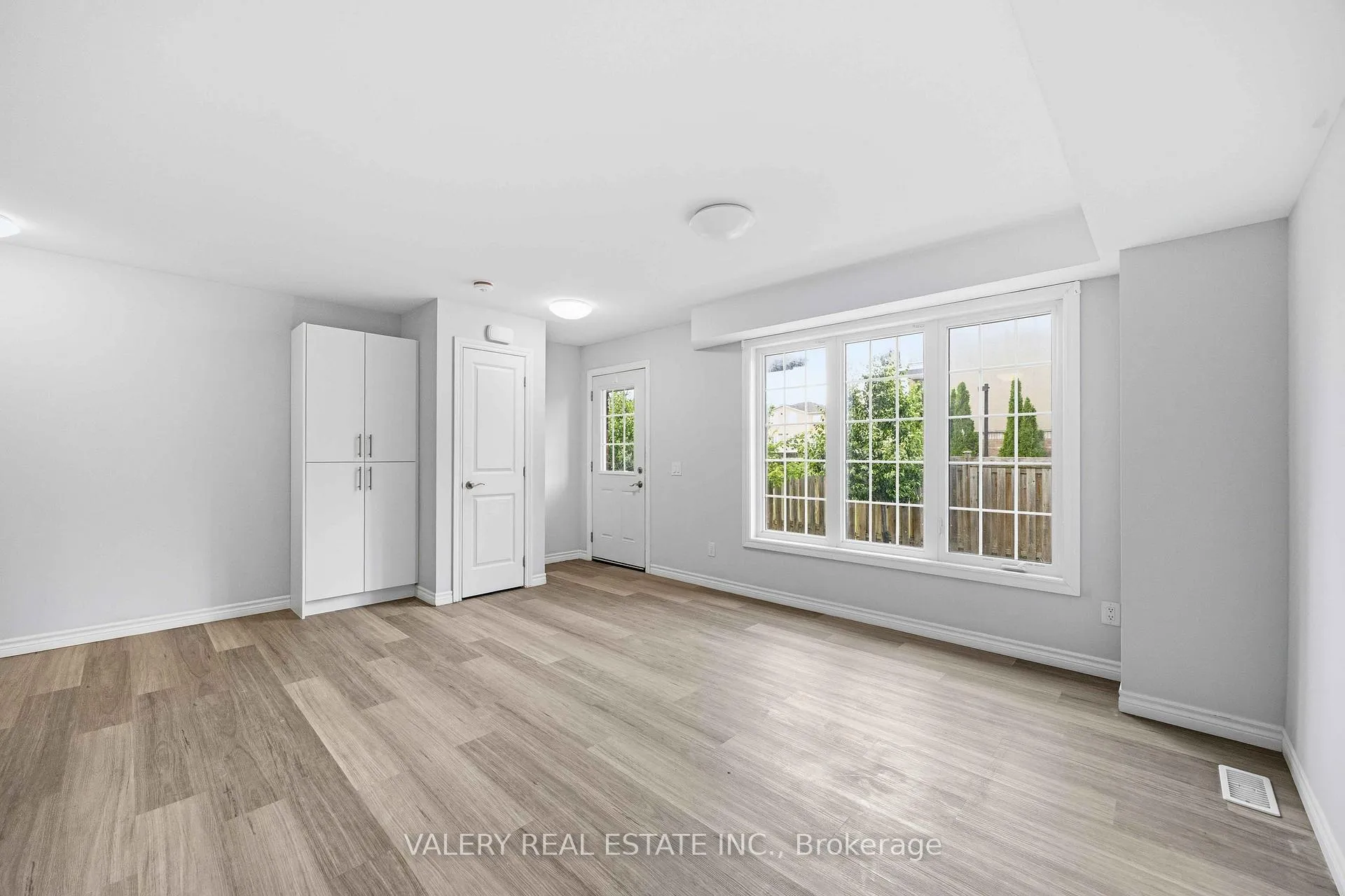 Photo 7 of Unit 14, 250 Penetanguishene Road, Barrie, Georgian Drive — HOMEH