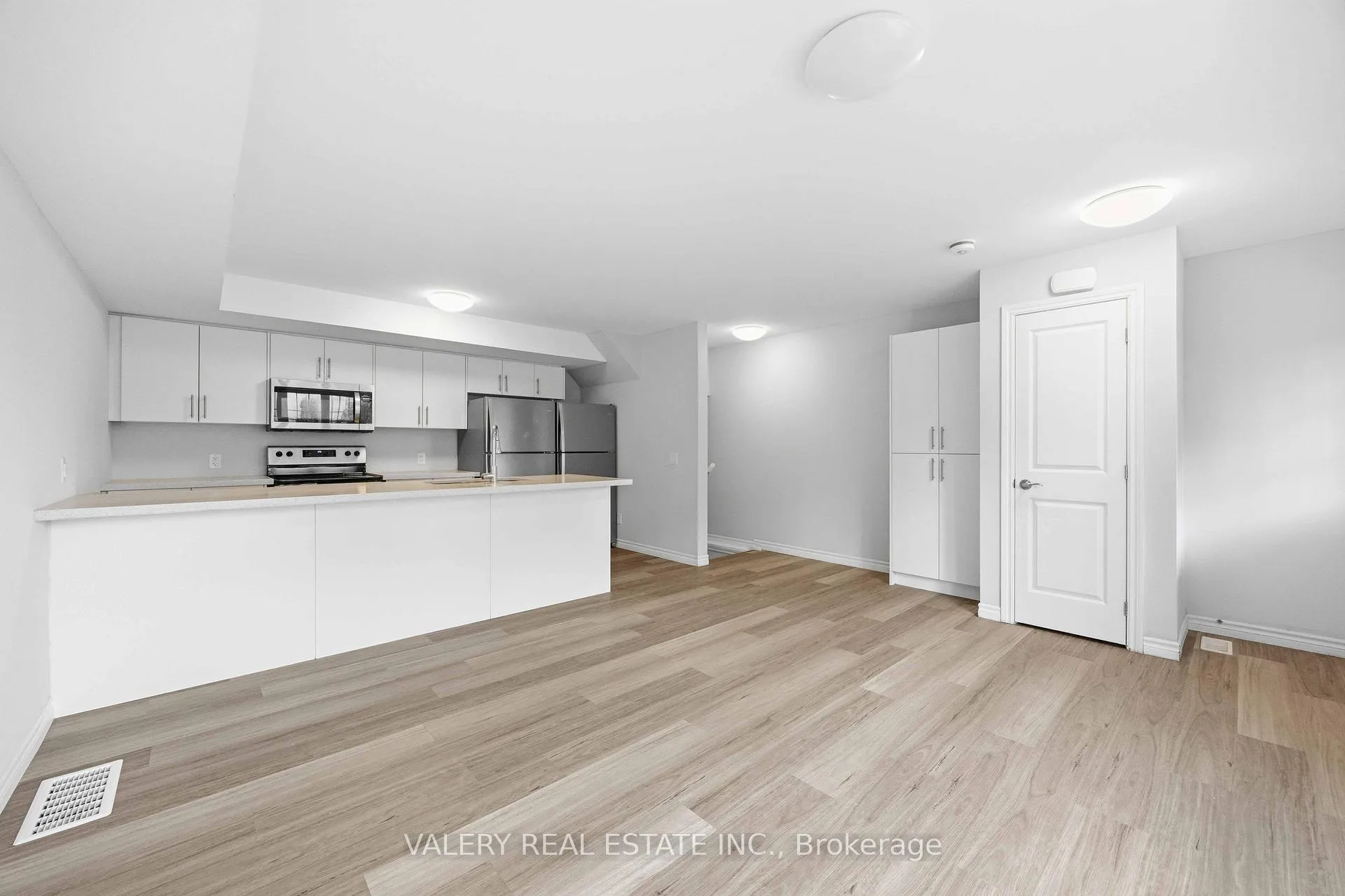 Photo 8 of Unit 14, 250 Penetanguishene Road, Barrie, Georgian Drive — HOMEH