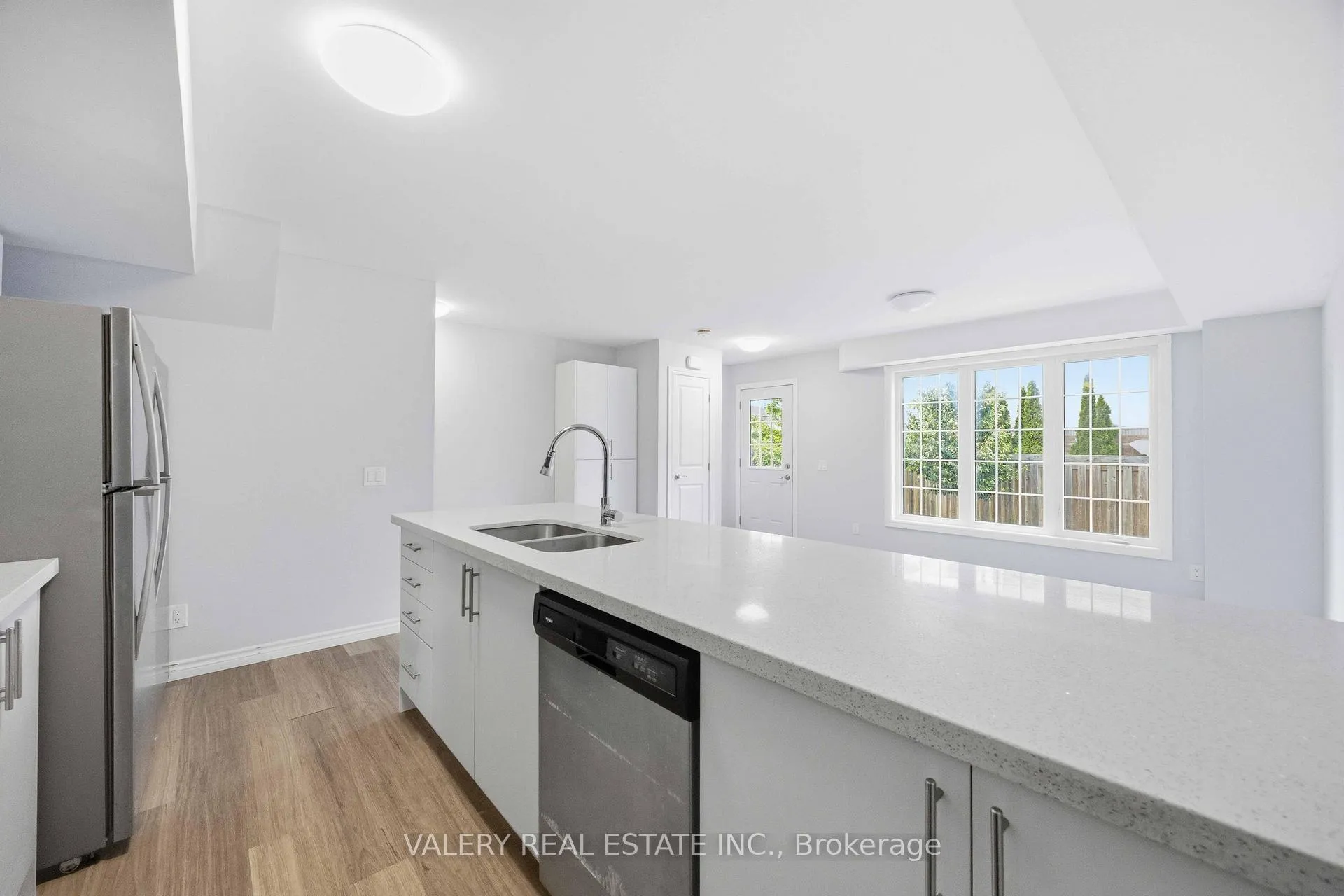 Photo 13 of Unit 14, 250 Penetanguishene Road, Barrie, Georgian Drive — HOMEH
