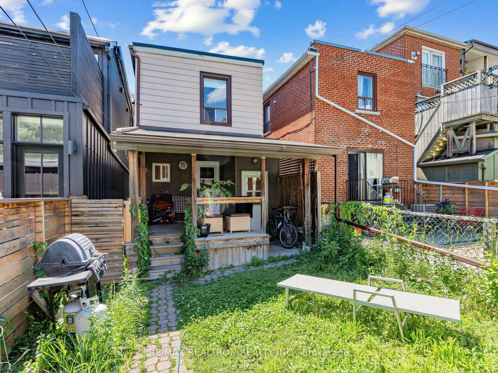 Photo 3 of 425 Clinton Street, Toronto, The Annex — HOMEH